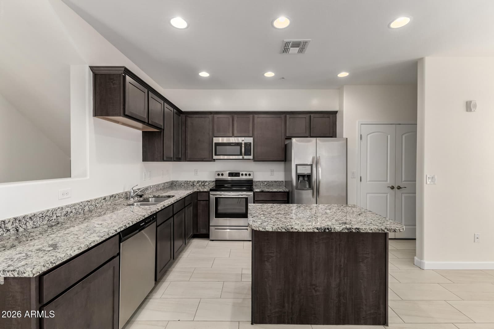 240 W JUNIPER Avenue 1037, Gilbert, AZ 85233 — photo 8 of 24