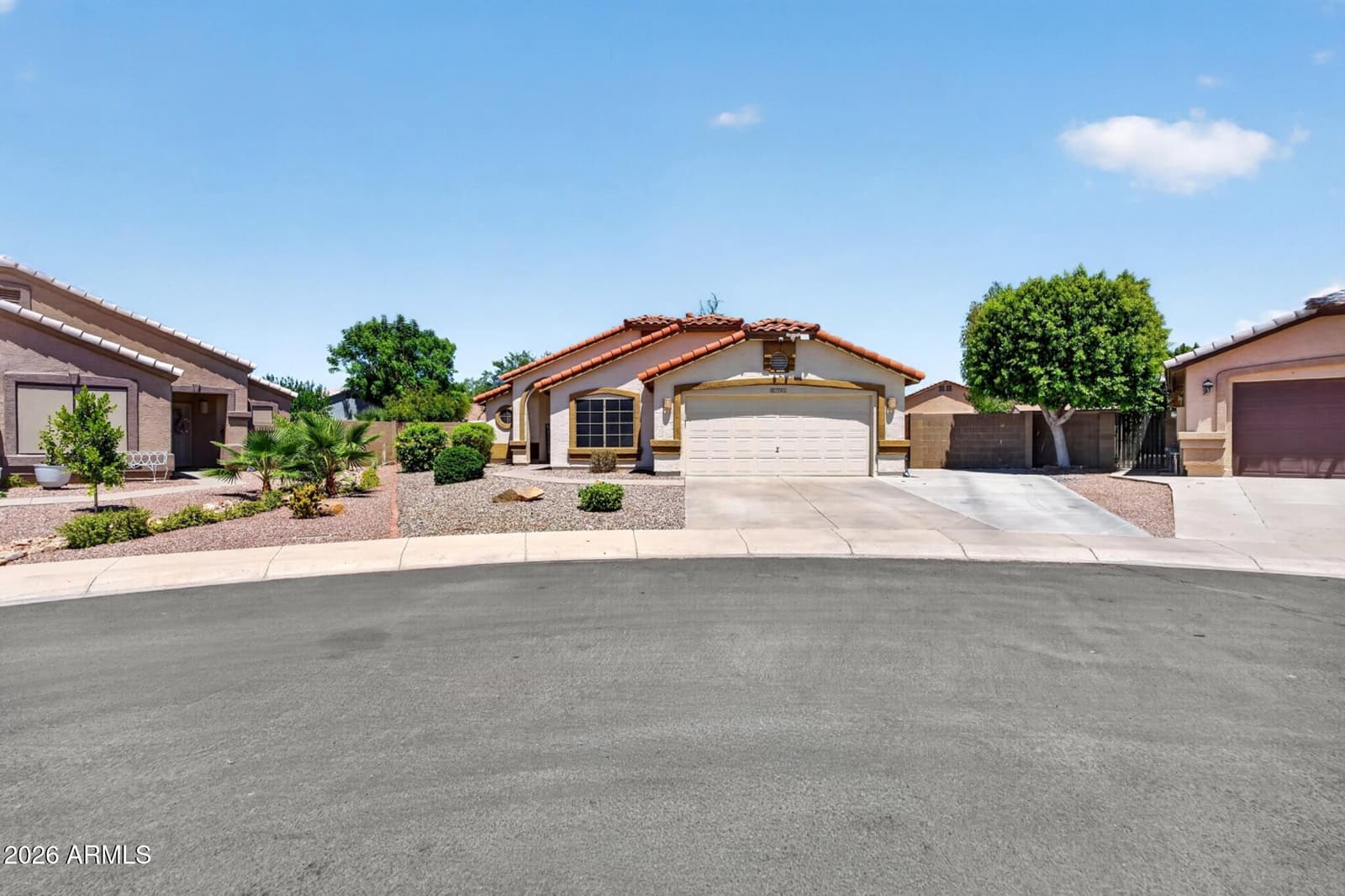 8756 W LONE CACTUS Drive, Peoria, AZ 85382