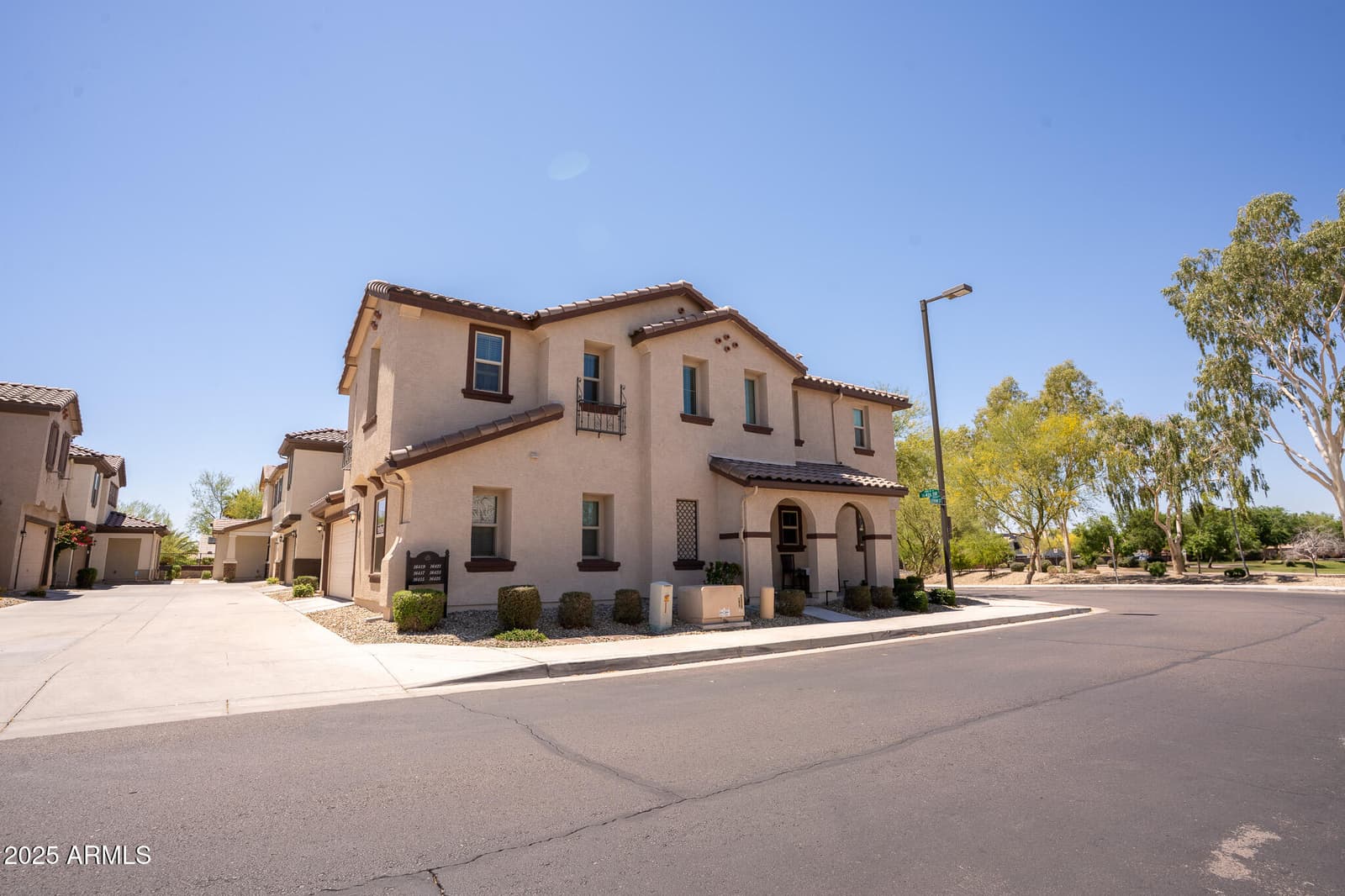 16425 W LATHAM Street, Goodyear, AZ 85338 — photo 3 of 35