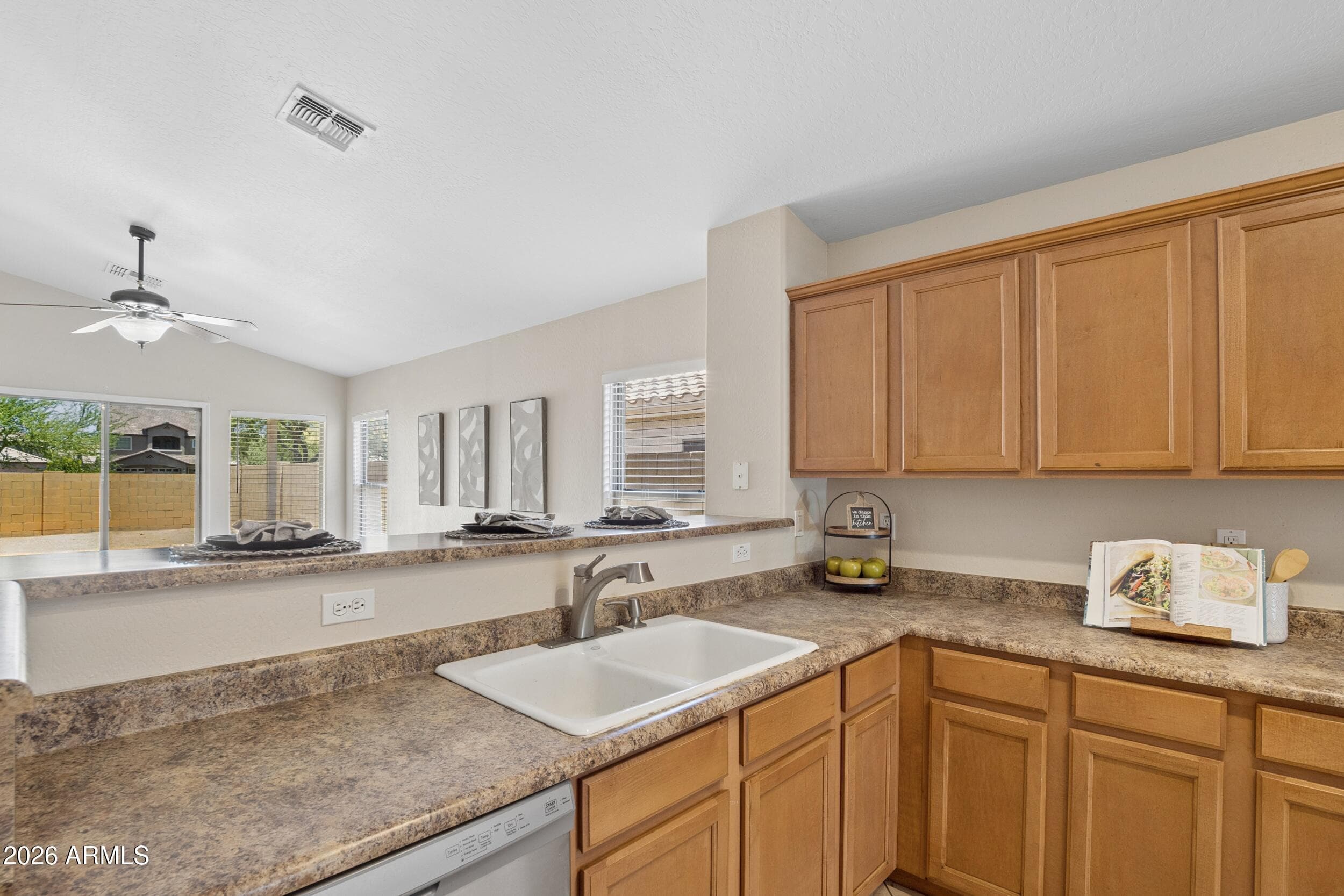 11822 W FLANAGAN Street, Avondale, AZ 85323 — photo 11 of 88