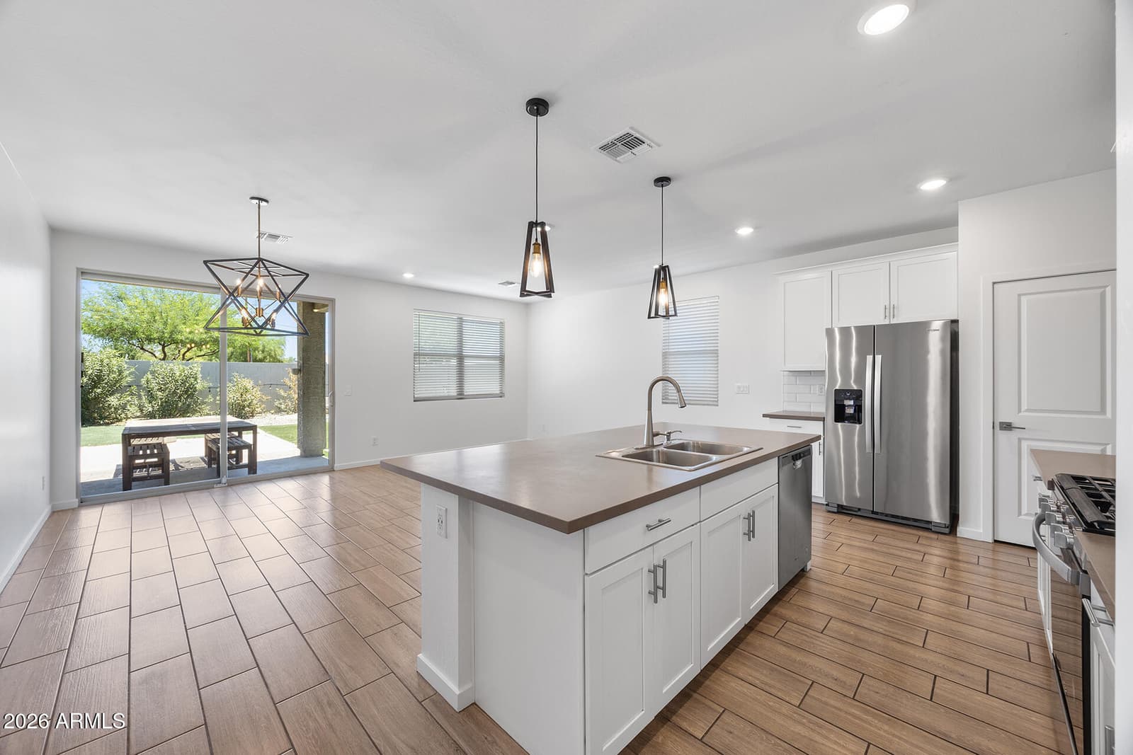 4121 S 67TH Drive, Phoenix, AZ 85043 — photo 12 of 40