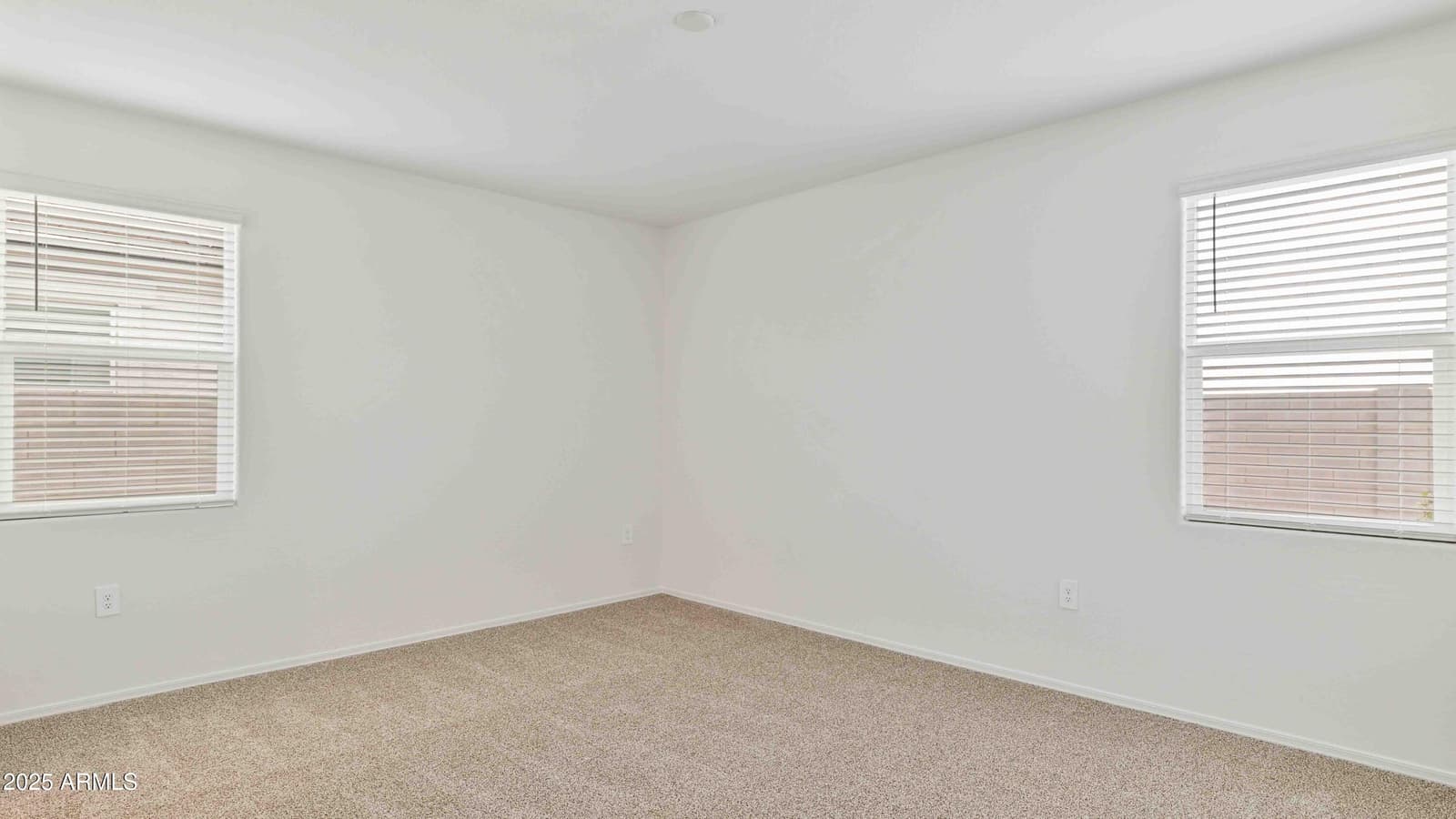18371 W BUCKSKIN Trail, Wittmann, AZ 85361 — photo 11 of 66