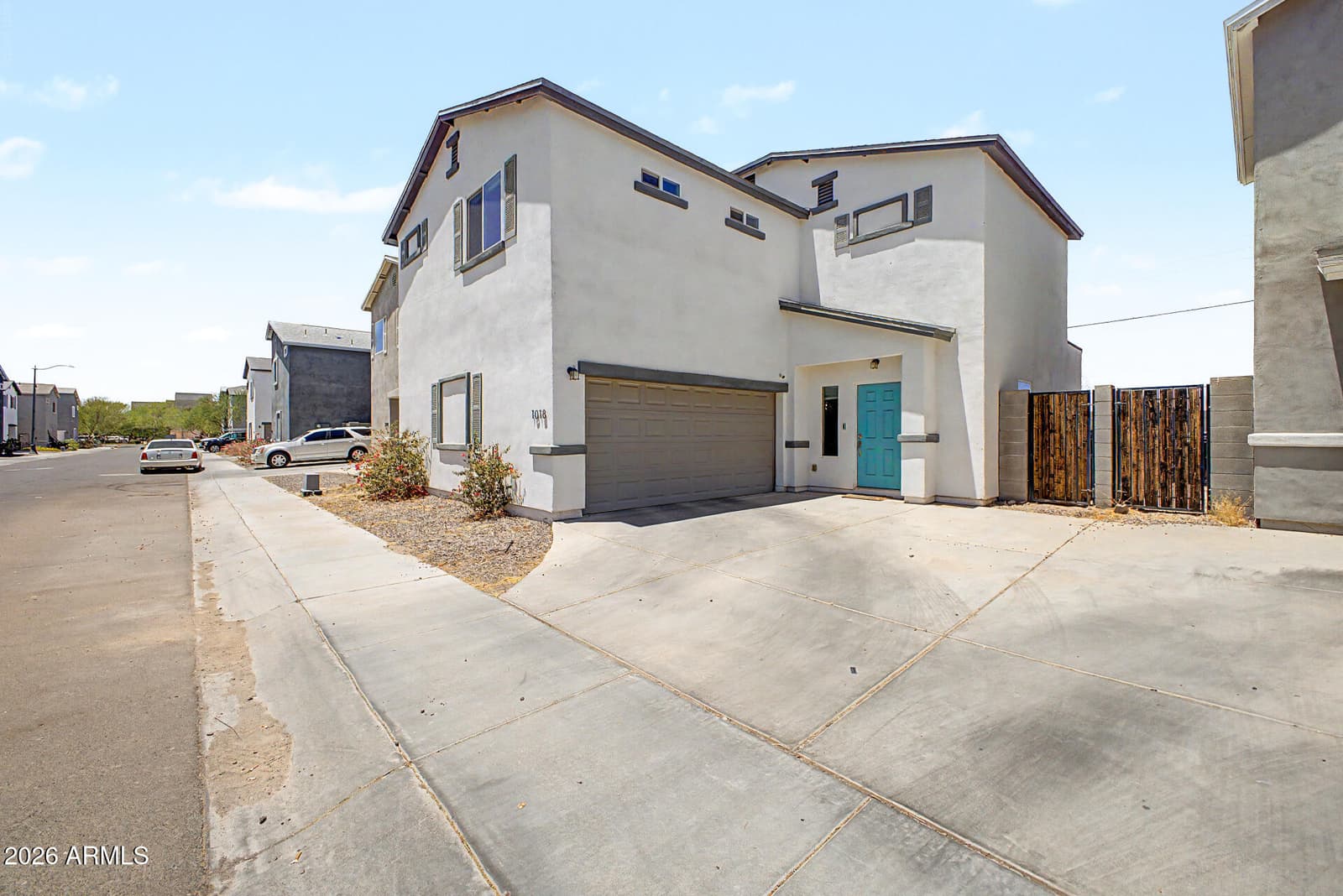 1018 E ODEUM Lane, Phoenix, AZ 85040 — photo 4 of 33