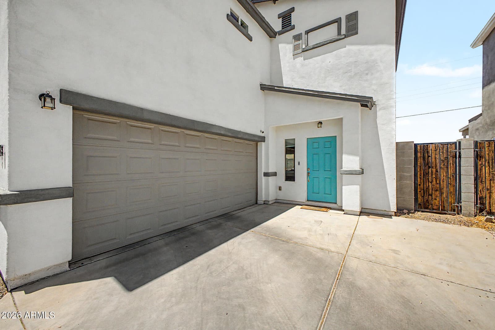 1018 E ODEUM Lane, Phoenix, AZ 85040 — photo 5 of 33