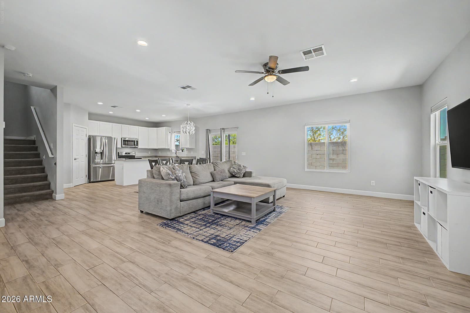 1018 E ODEUM Lane, Phoenix, AZ 85040 — photo 2 of 33