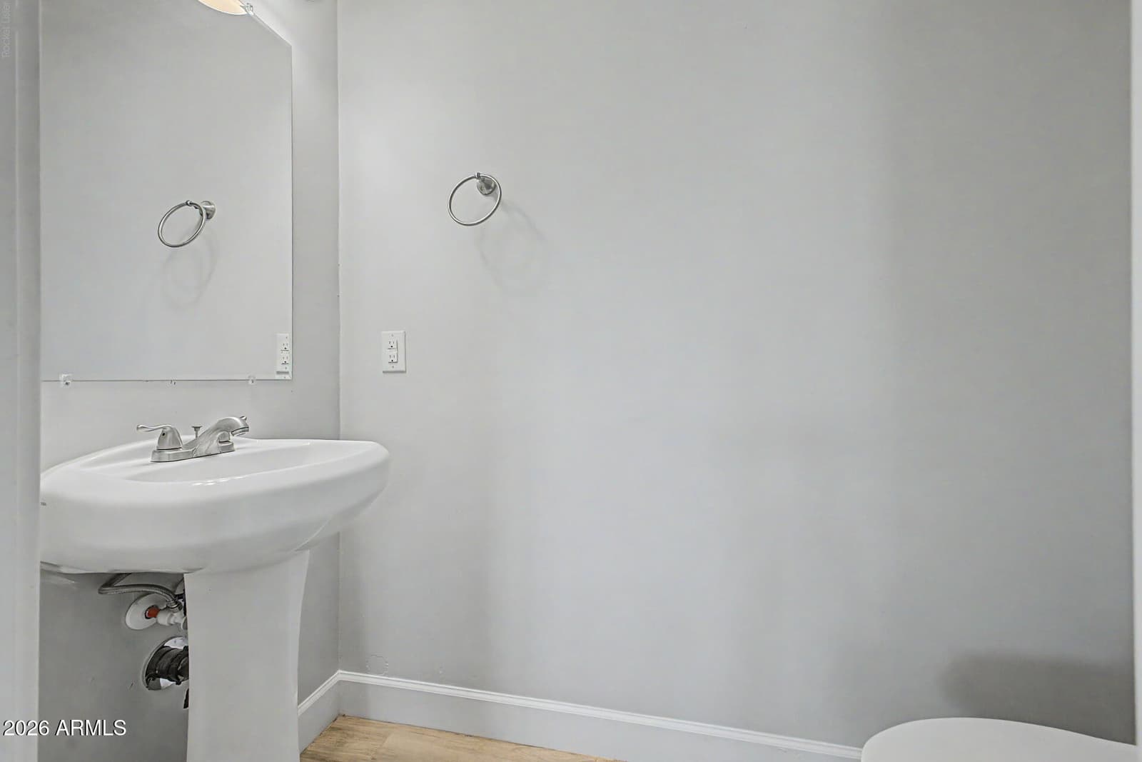 1018 E ODEUM Lane, Phoenix, AZ 85040 — photo 15 of 33