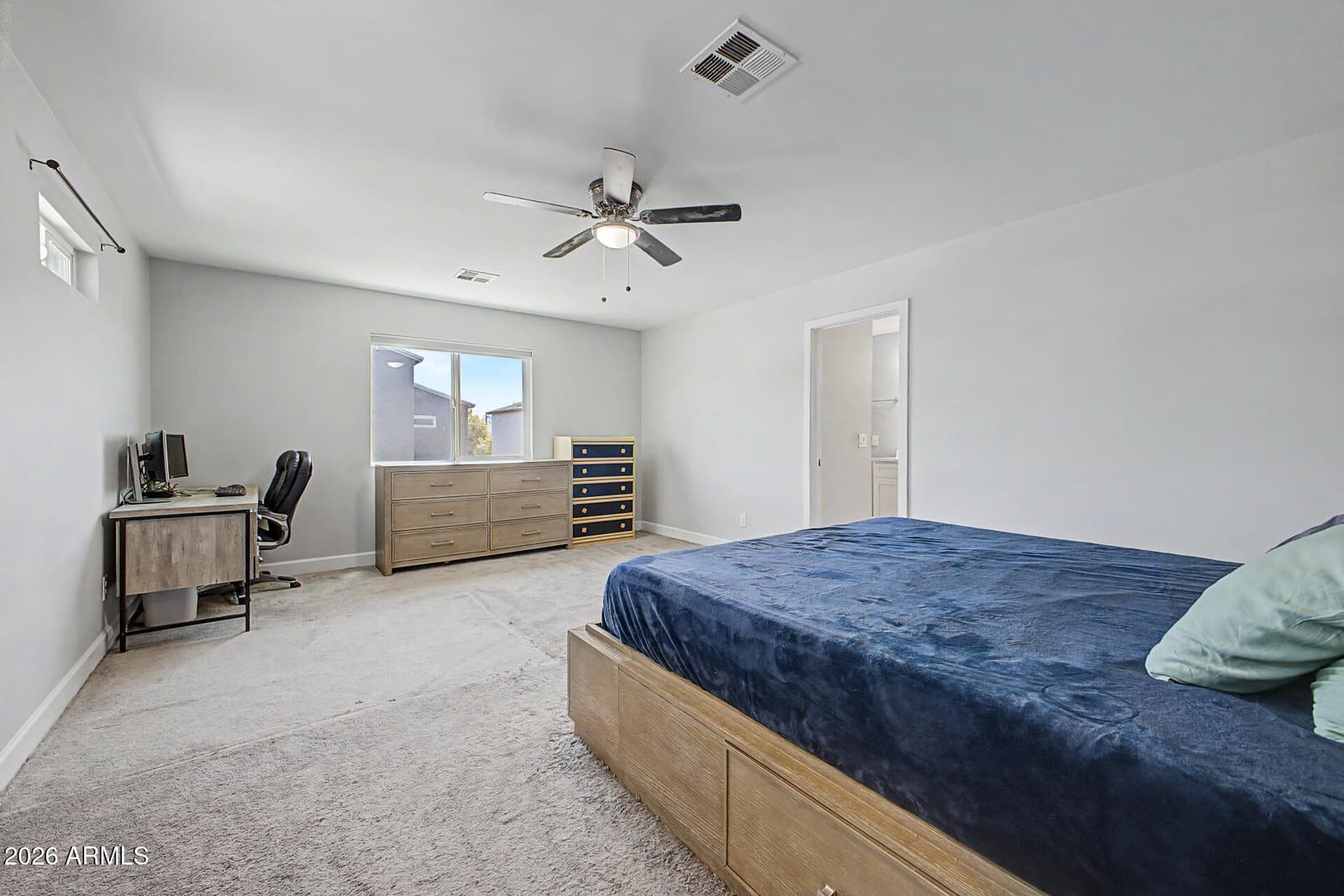 1018 E ODEUM Lane, Phoenix, AZ 85040 — photo 17 of 33