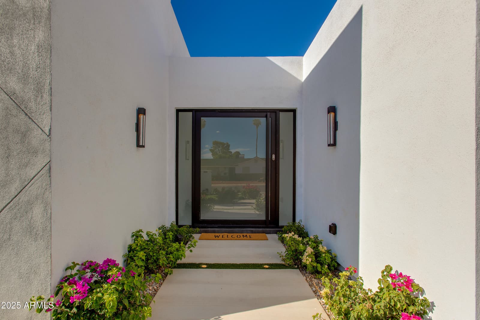 8402 E HEATHERBRAE Drive, Scottsdale, AZ 85251 — photo 9 of 60