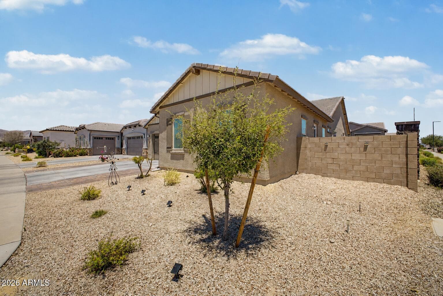 18904 W LAUREL Lane, Surprise, AZ 85388 — photo 4 of 50