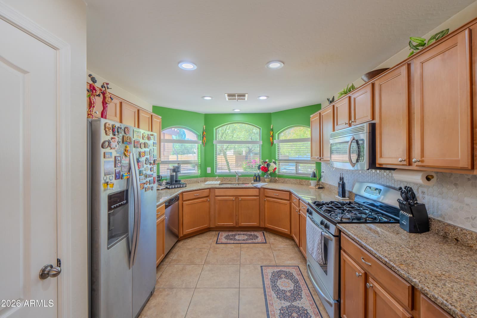 2907 E WHISPERING WIND Drive, Phoenix, AZ 85024 — photo 9 of 28