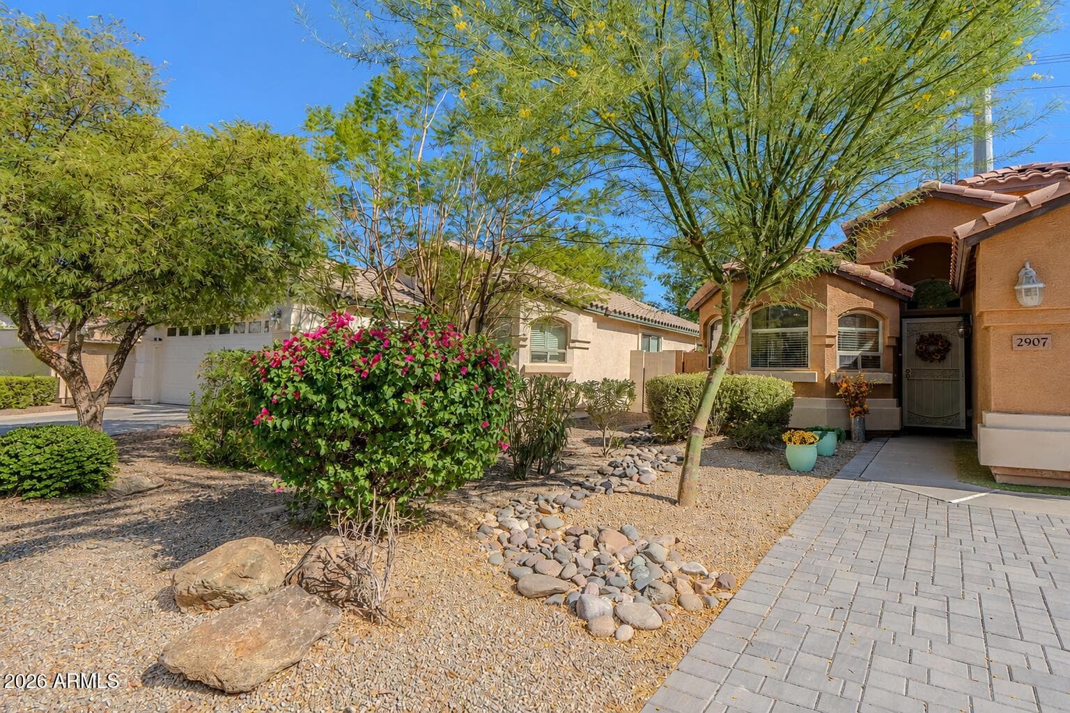 2907 E WHISPERING WIND Drive, Phoenix, AZ 85024 — photo 2 of 28