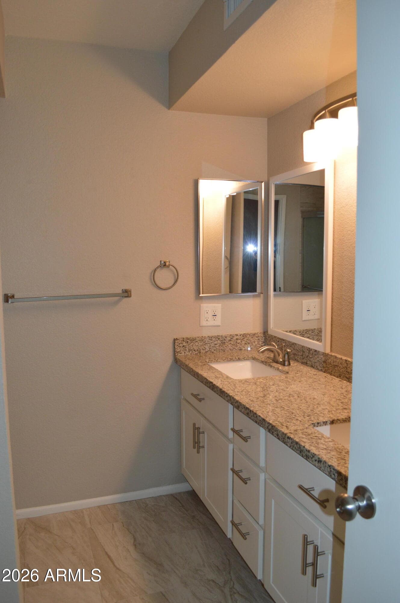 2910 W MARCONI Avenue 113, Phoenix, AZ 85053 — photo 13 of 26