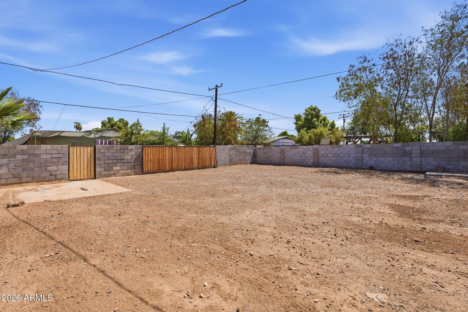2230 W CAMBRIDGE Avenue, Phoenix, AZ 85009 — photo 25 of 28