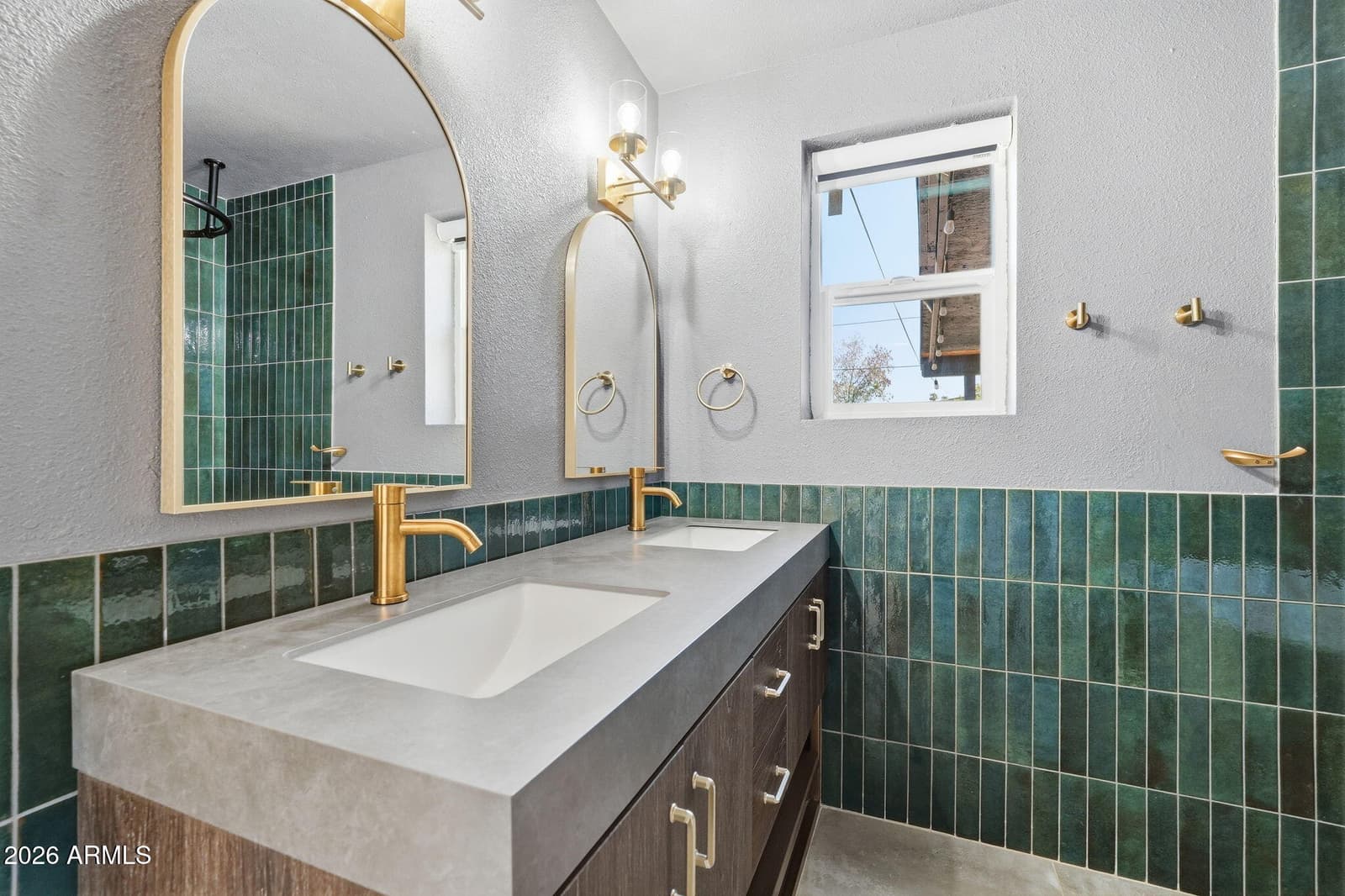 2230 W CAMBRIDGE Avenue, Phoenix, AZ 85009 — photo 1 of 28