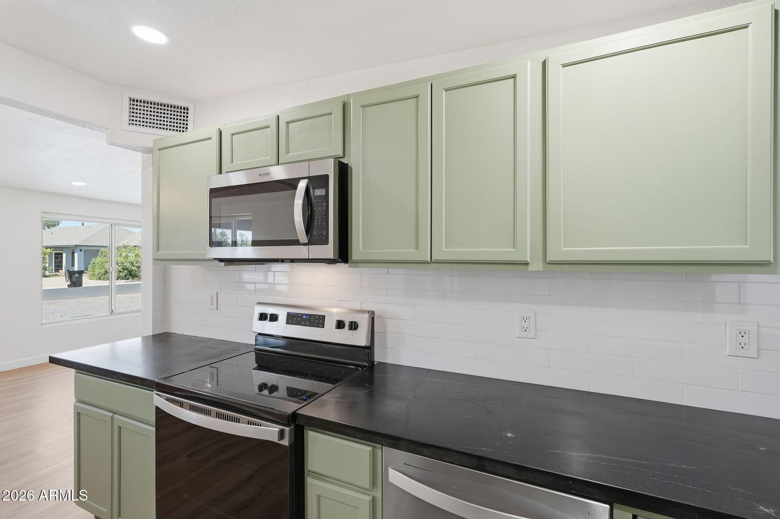 2230 W CAMBRIDGE Avenue, Phoenix, AZ 85009 — photo 13 of 28