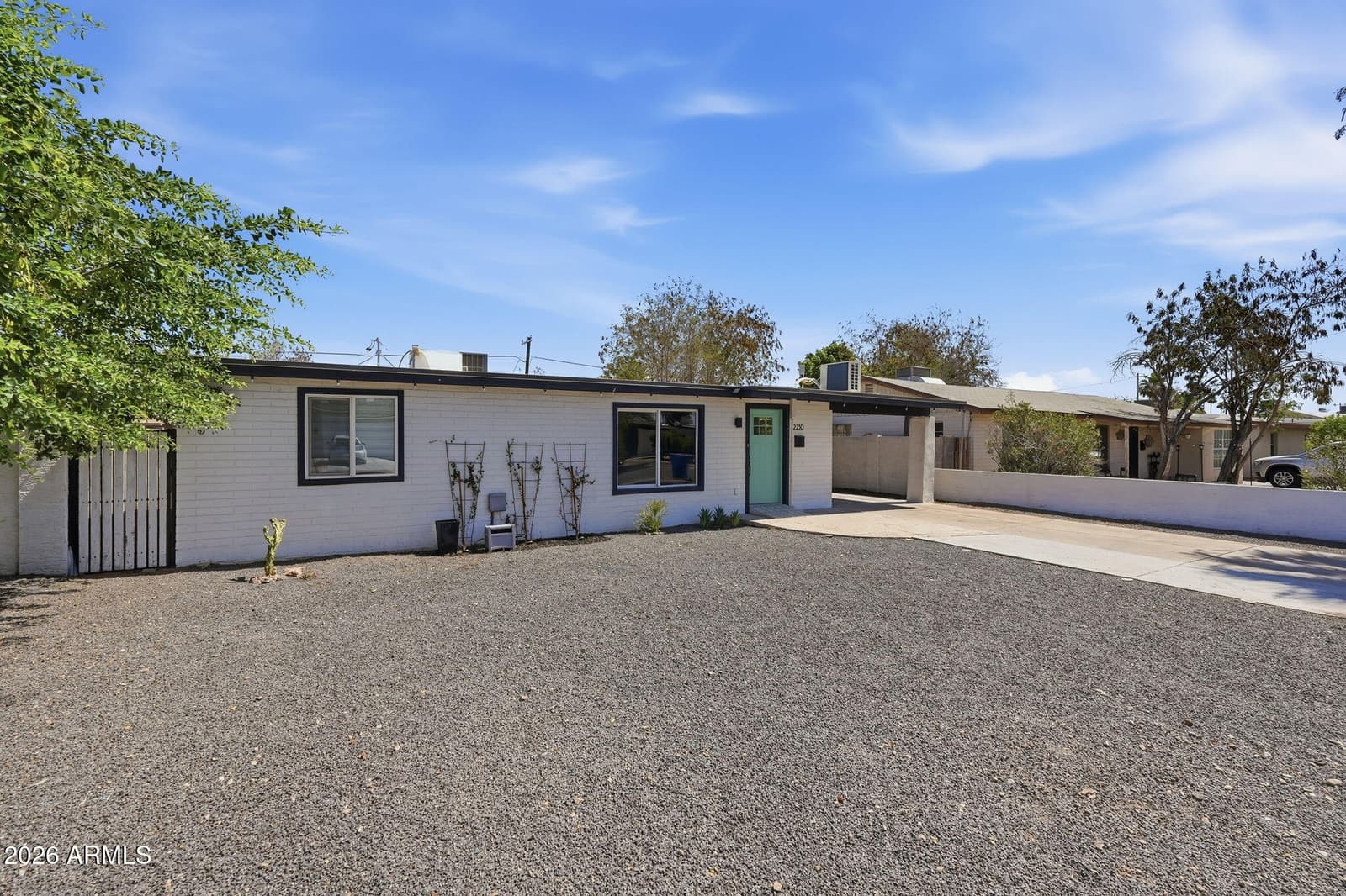 2230 W CAMBRIDGE Avenue, Phoenix, AZ 85009 — photo 4 of 28