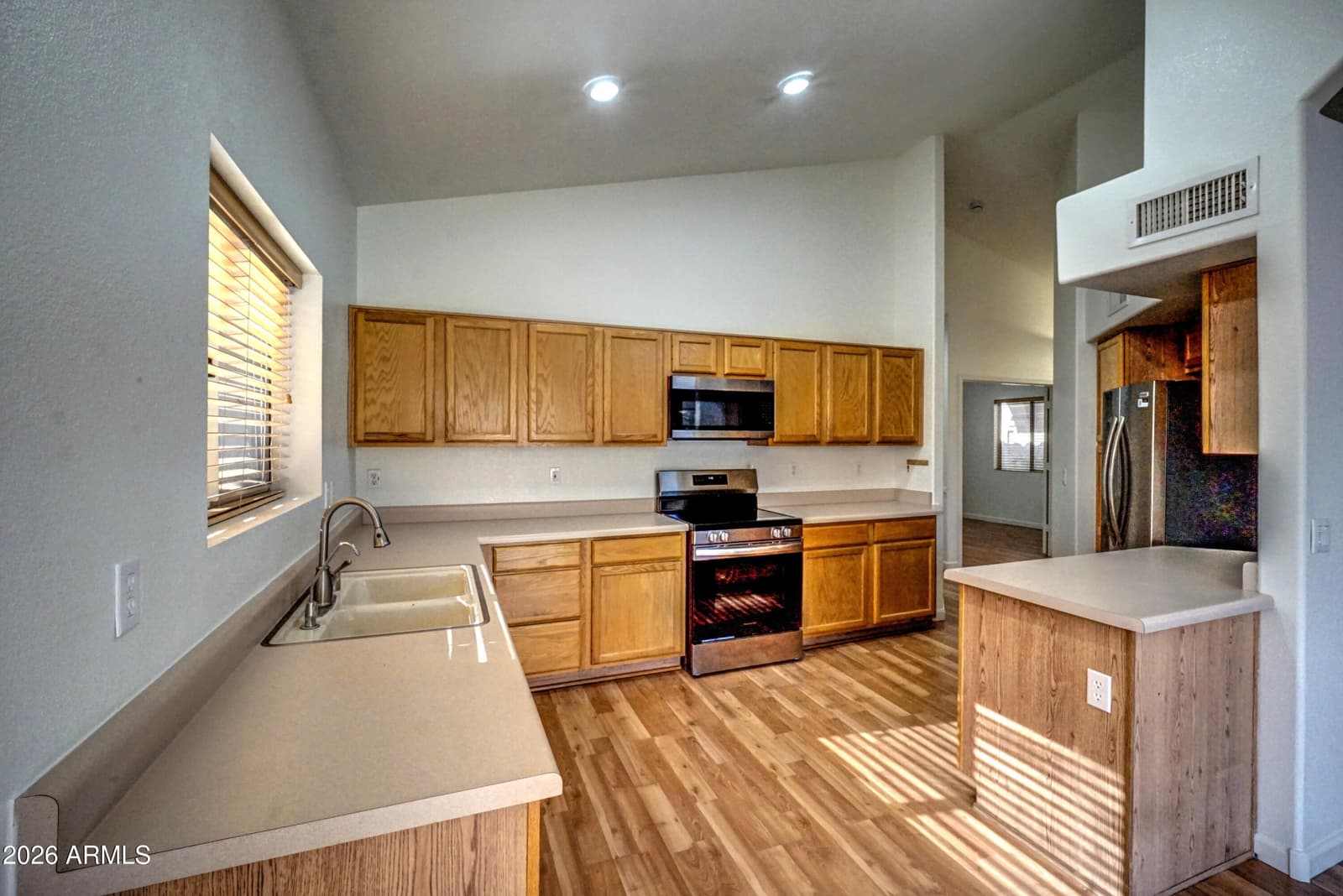 4329 E SOUTH FORK Drive, Phoenix, AZ 85044 — photo 6 of 36
