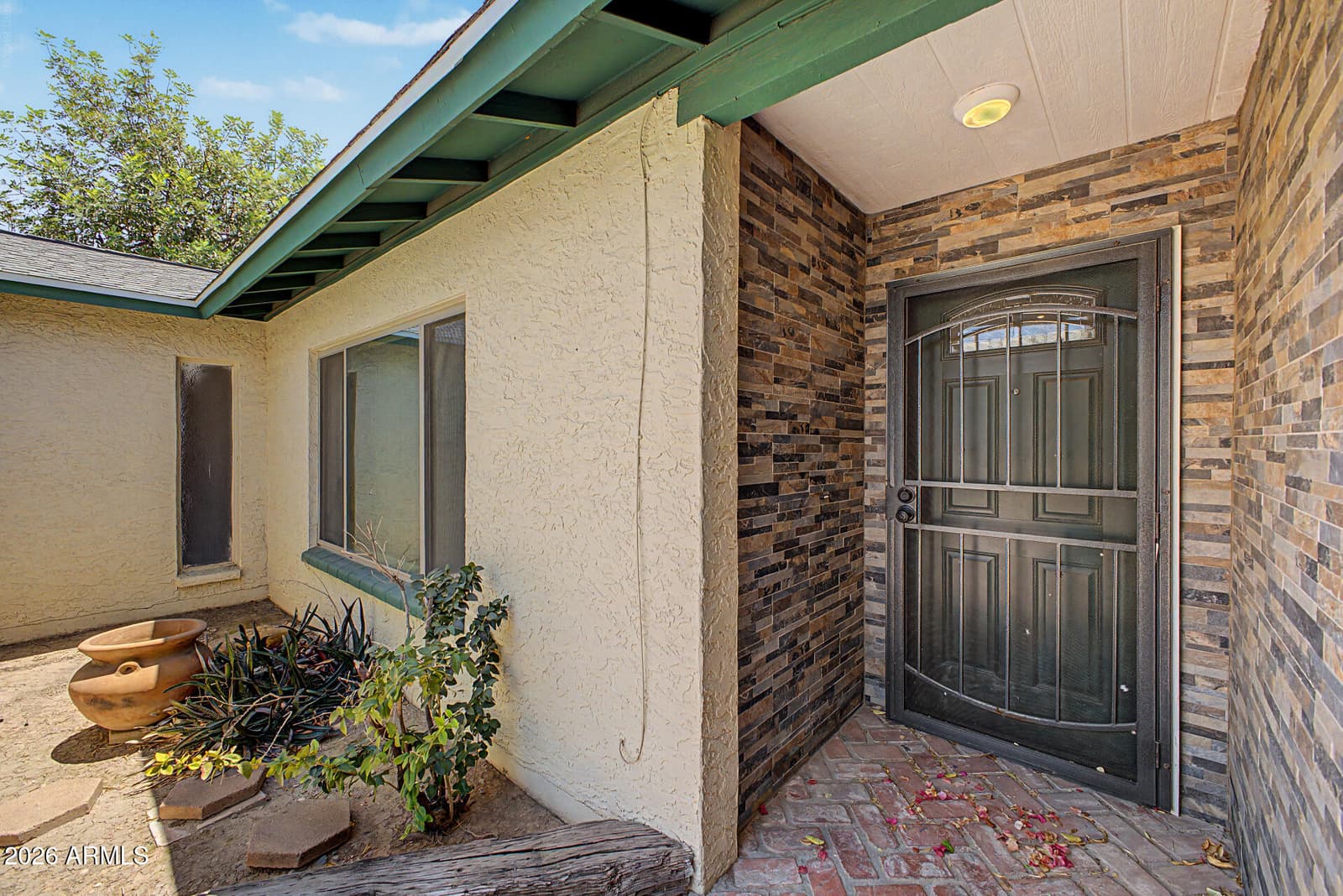 639 W STRAHAN Drive, Tempe, AZ 85283 — photo 6 of 40