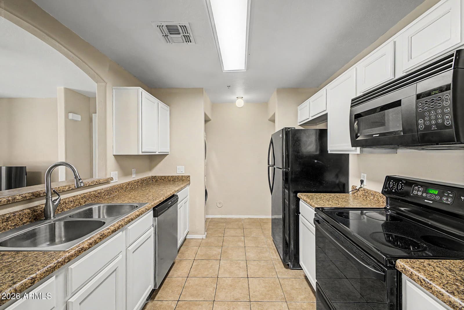 2950 W LOUISE Drive 108, Phoenix, AZ 85027 — photo 11 of 34