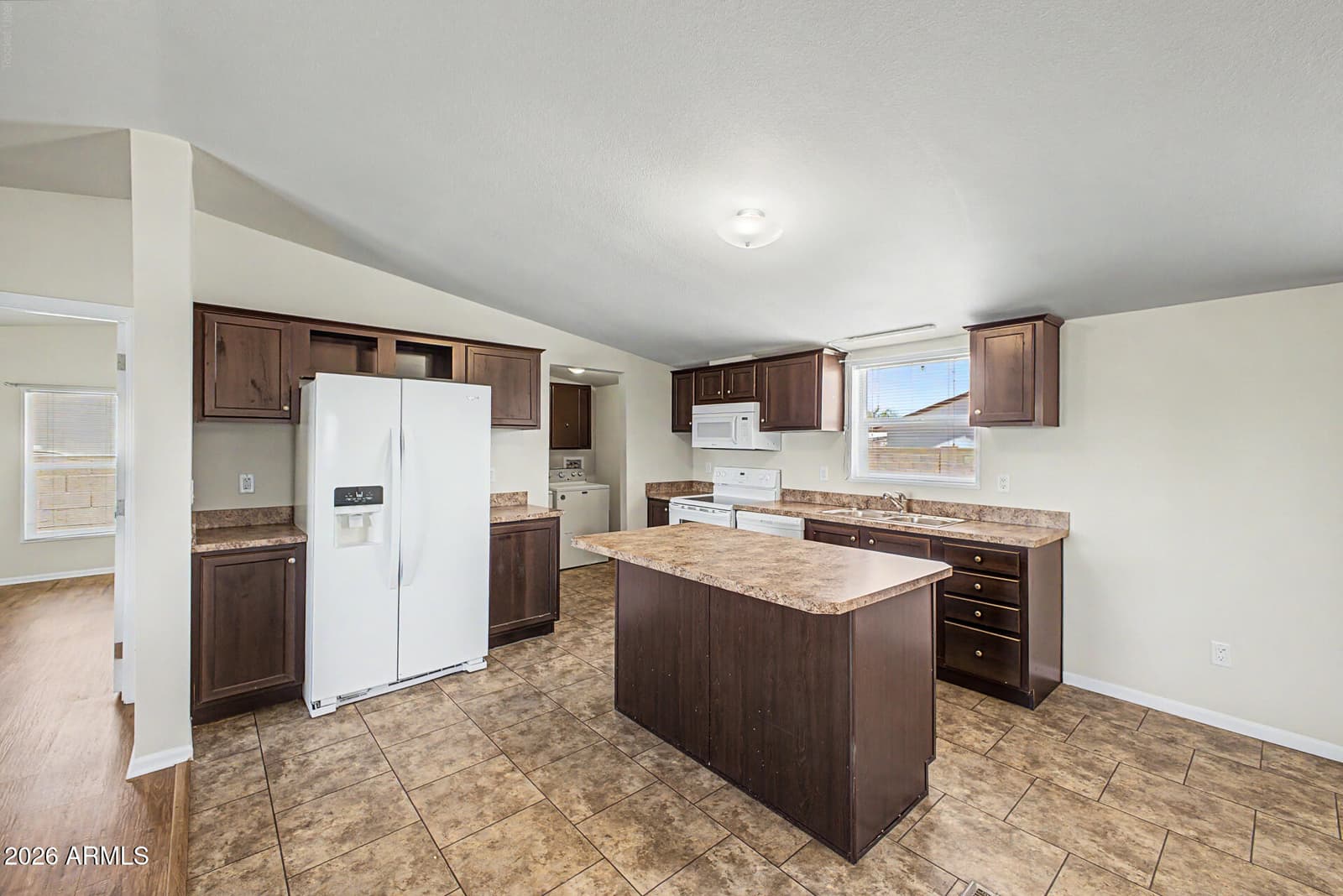 7114 W WANDA LYNN Lane, Peoria, AZ 85382 — photo 15 of 36