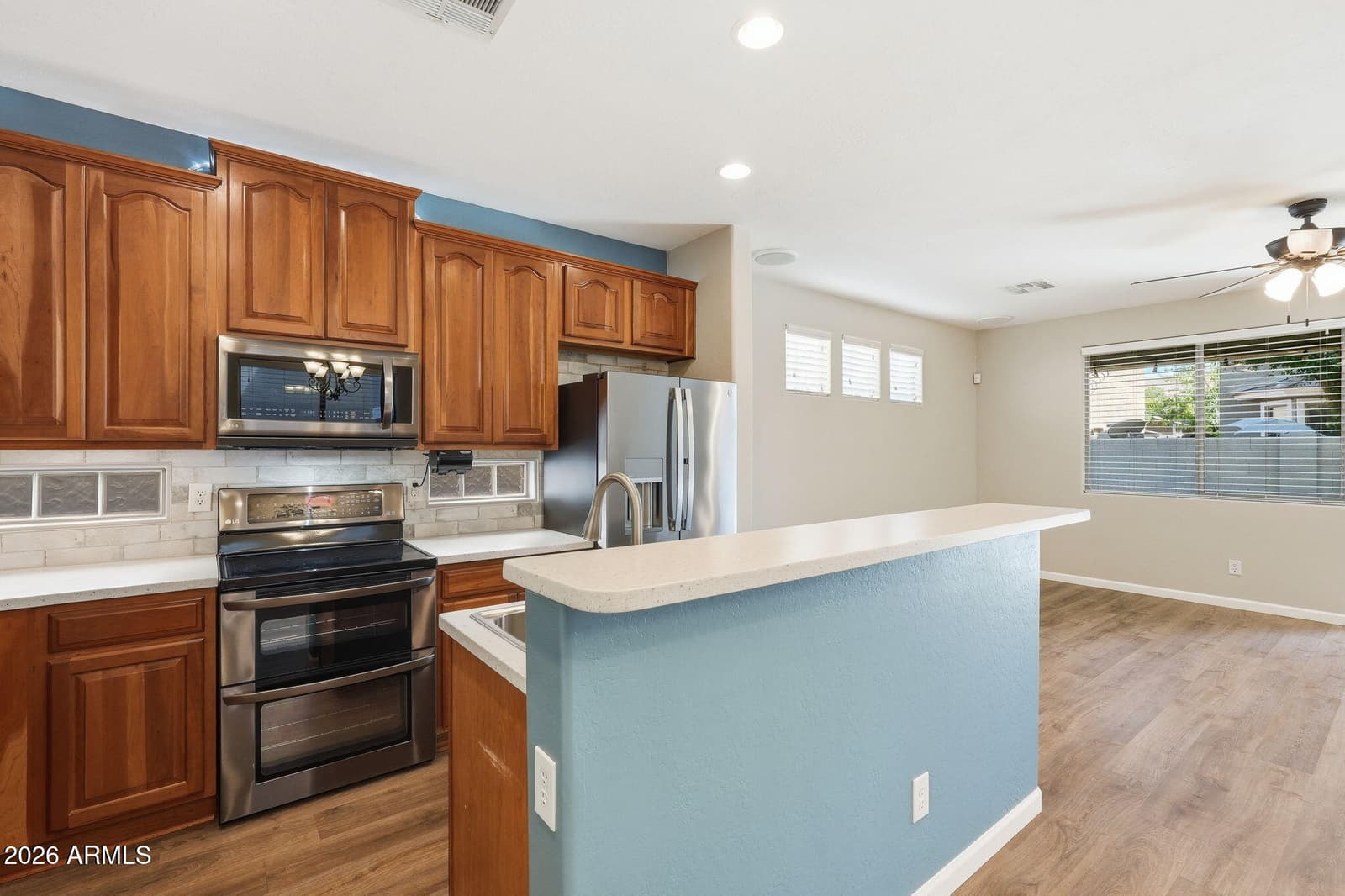 3801 E PARKVIEW Drive, Gilbert, AZ 85295 — photo 10 of 48