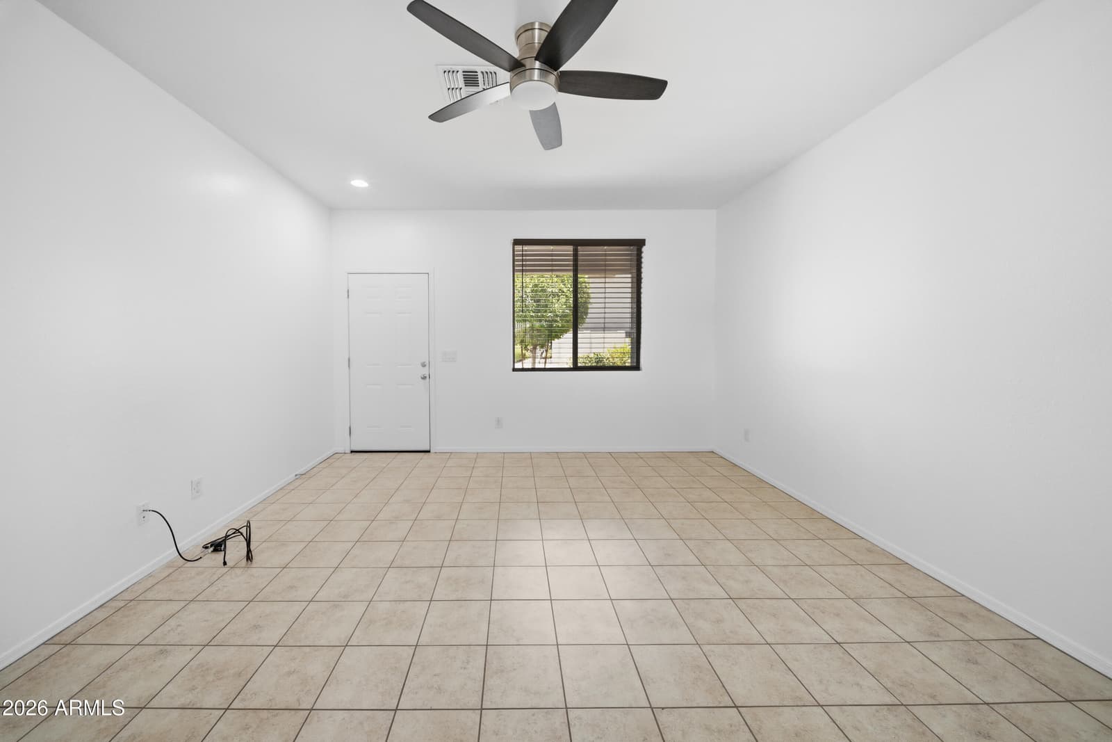 2437 S 73RD Drive, Phoenix, AZ 85043 — photo 7 of 22