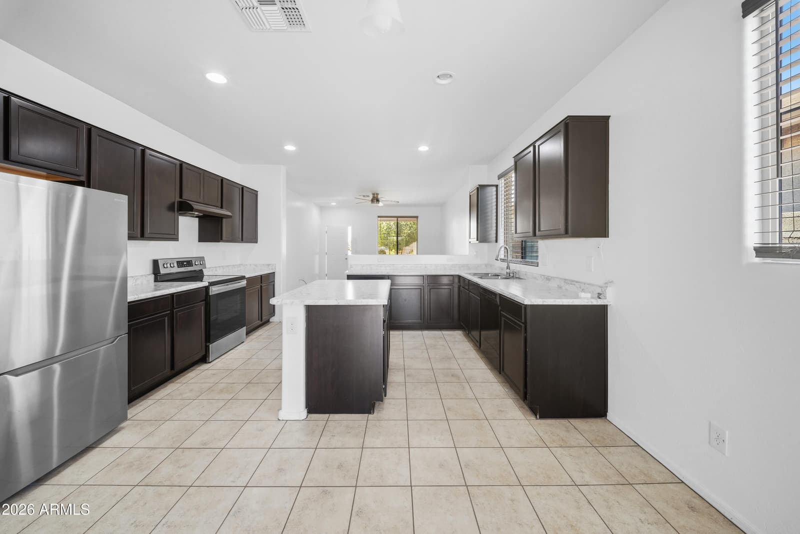 2437 S 73RD Drive, Phoenix, AZ 85043 — photo 5 of 22