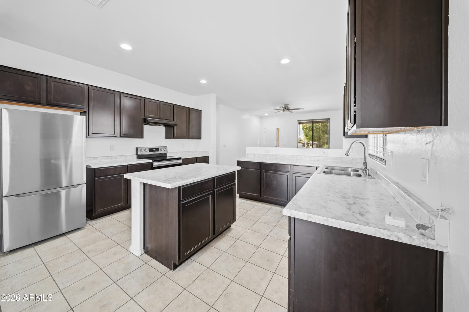 2437 S 73RD Drive, Phoenix, AZ 85043 — photo 6 of 22