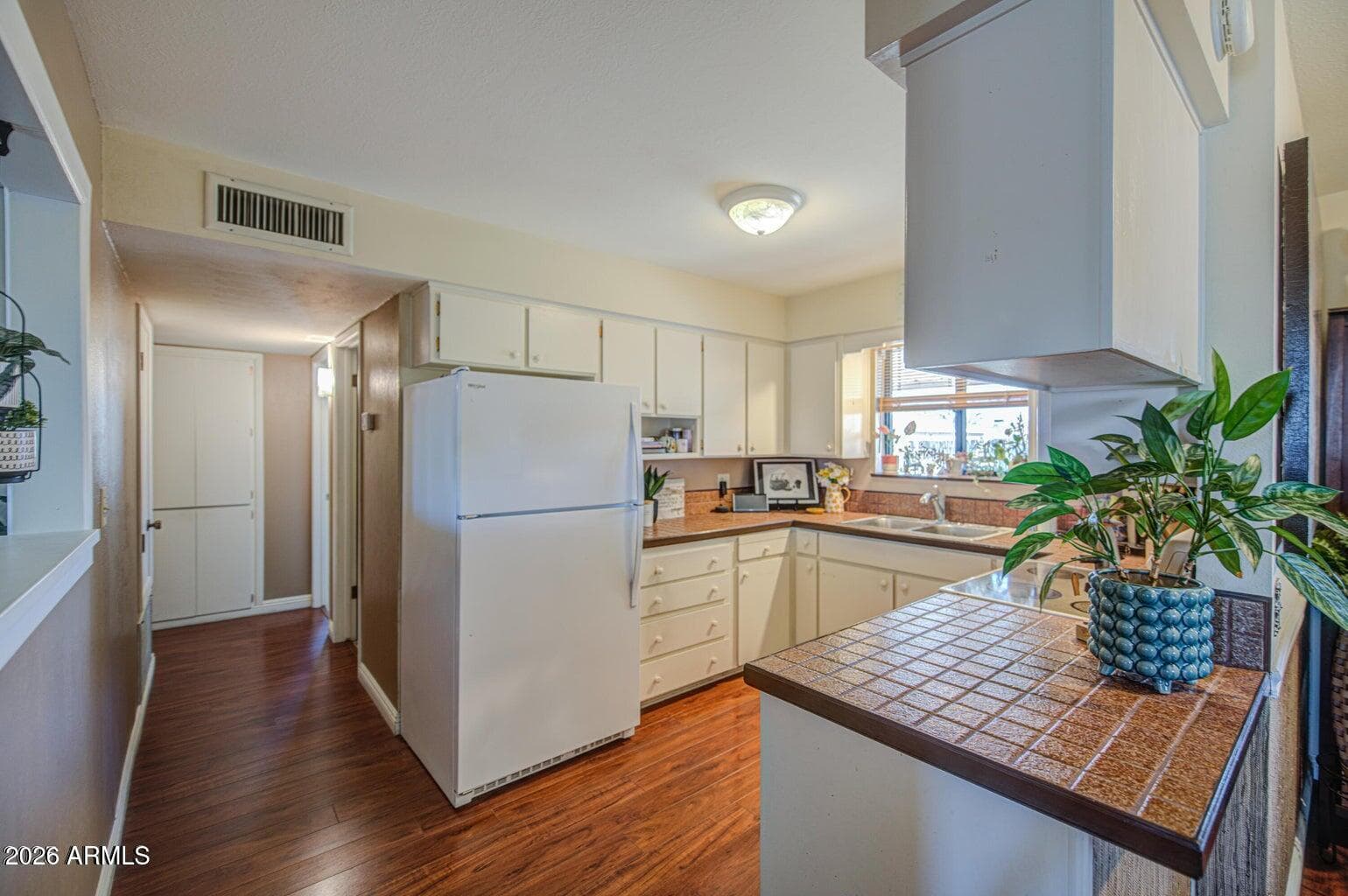 5331 E DODGE Street, Mesa, AZ 85205 — photo 9 of 34
