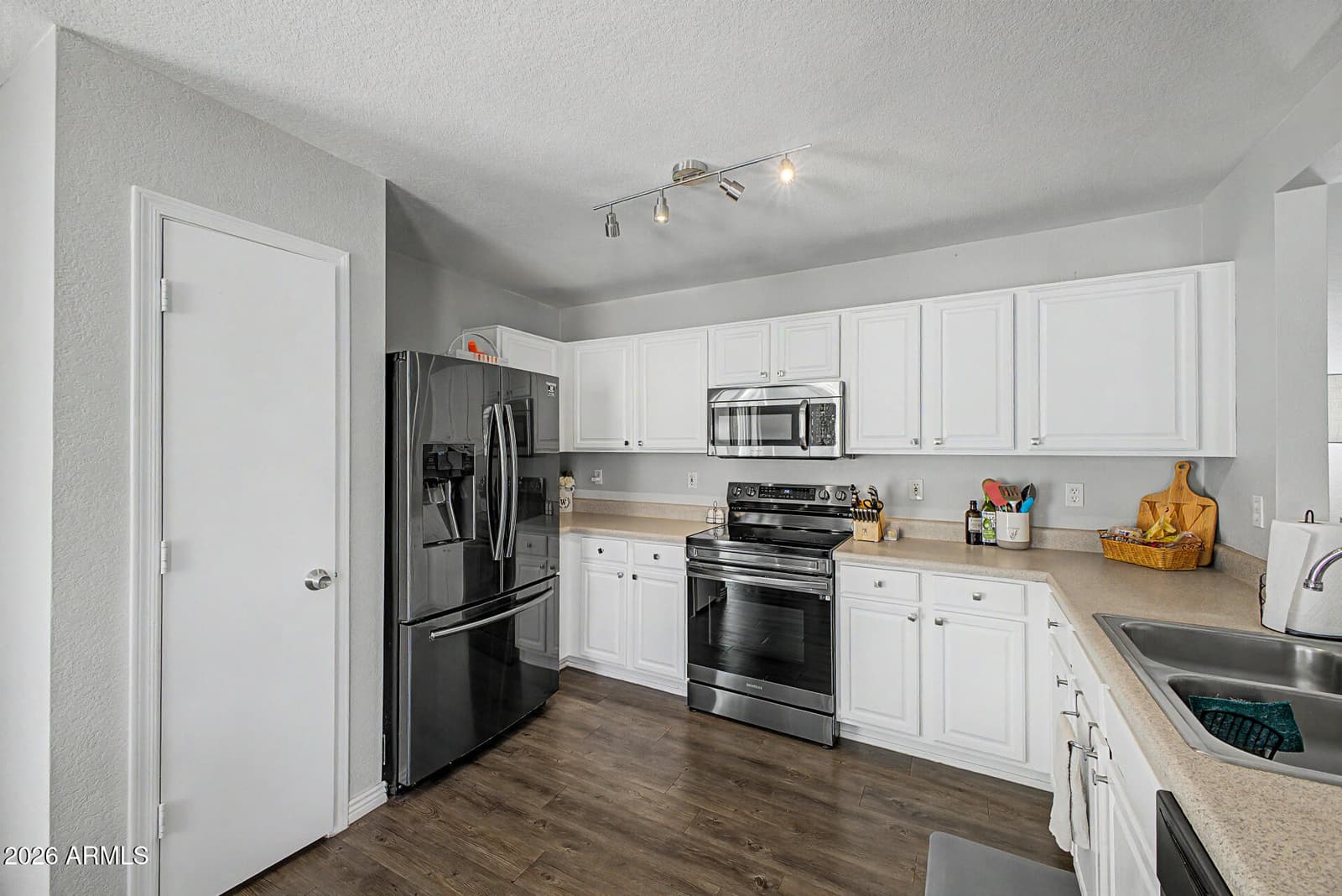 15781 W WATSON Lane, Surprise, AZ 85379 — photo 11 of 28
