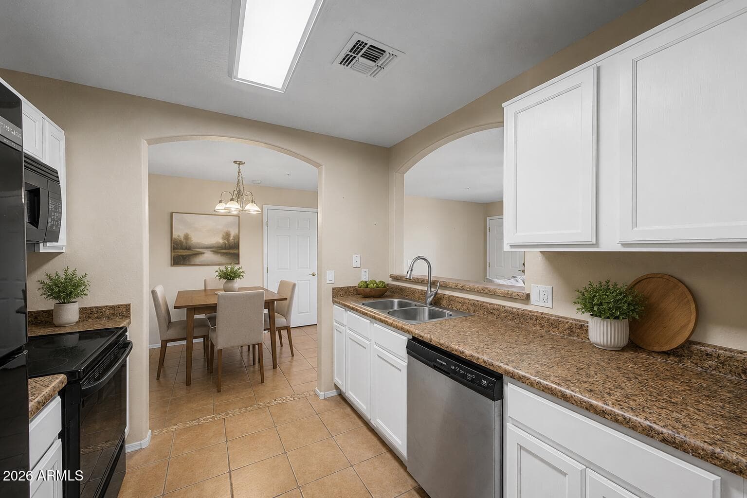 2950 W LOUISE Drive 108, Phoenix, AZ 85027 — photo 10 of 34