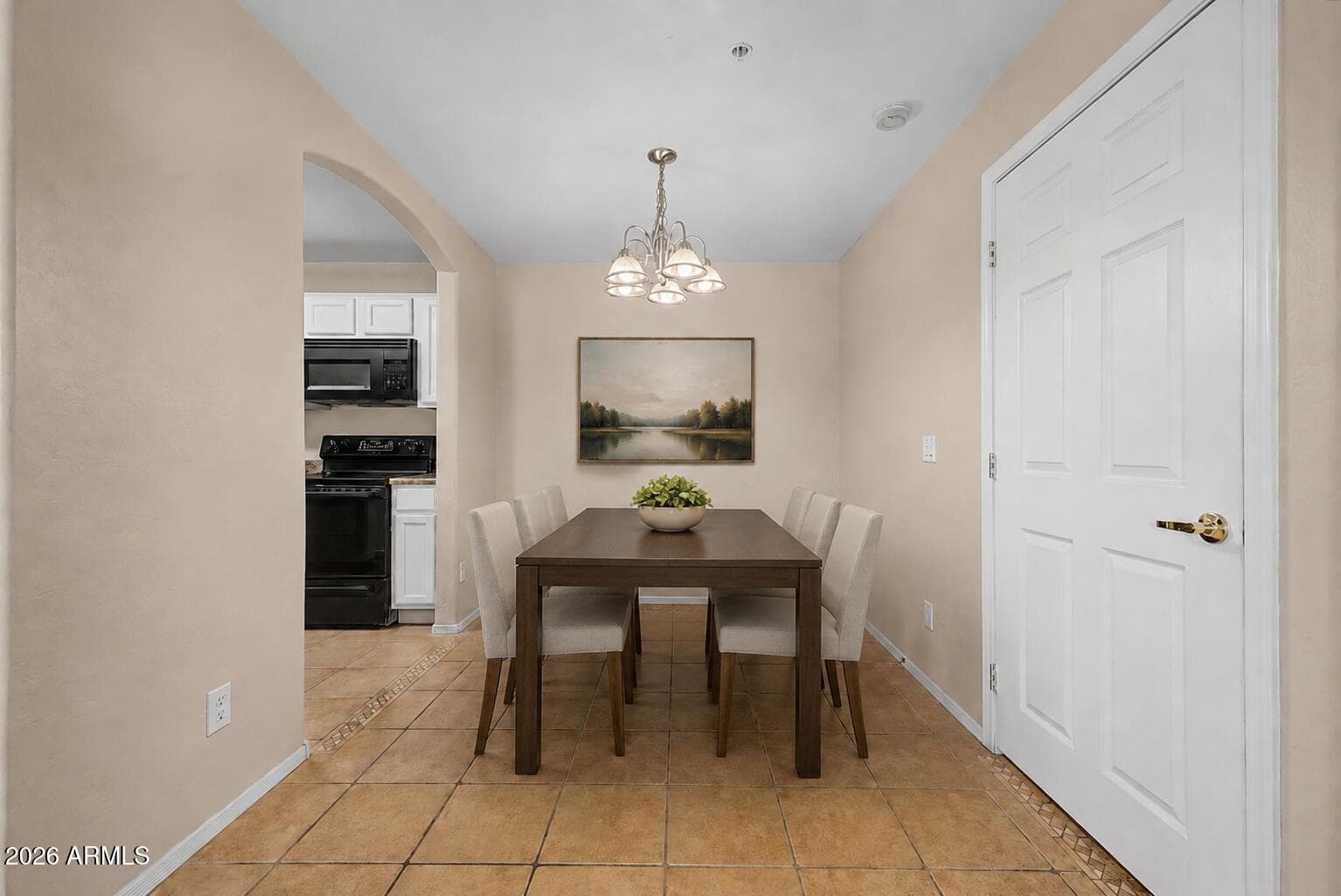 2950 W LOUISE Drive 108, Phoenix, AZ 85027 — photo 8 of 34