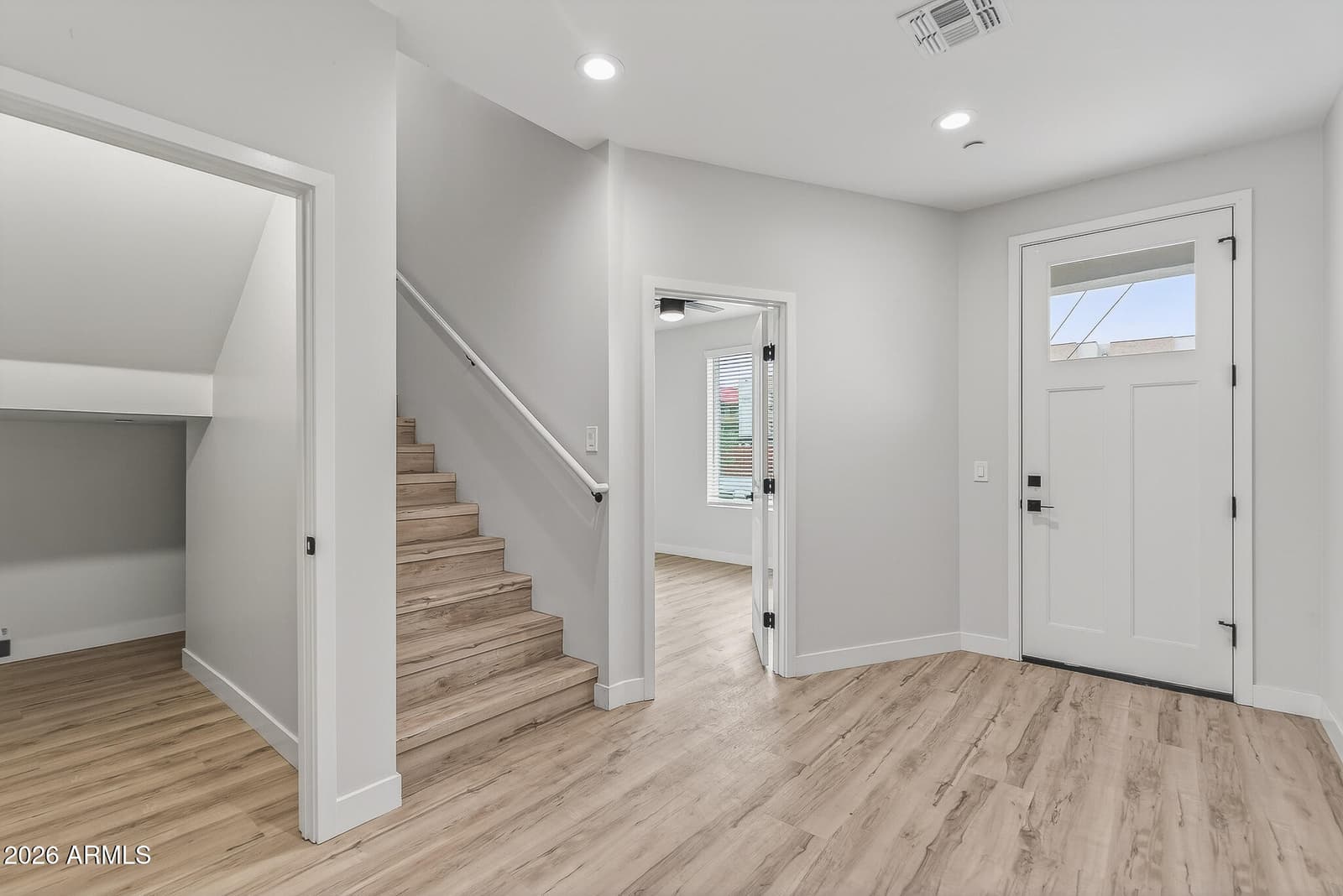 2601 E CLARENDON Avenue 13, Phoenix, AZ 85016 — photo 5 of 39