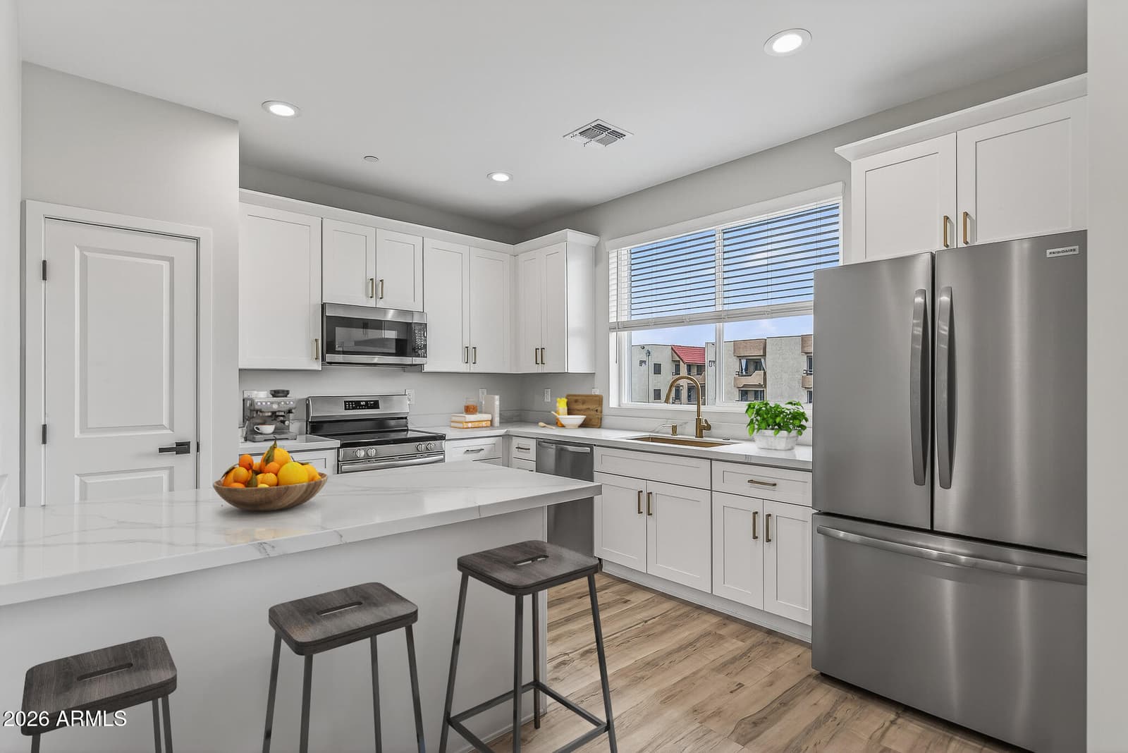 2601 E CLARENDON Avenue 13, Phoenix, AZ 85016 — photo 13 of 39