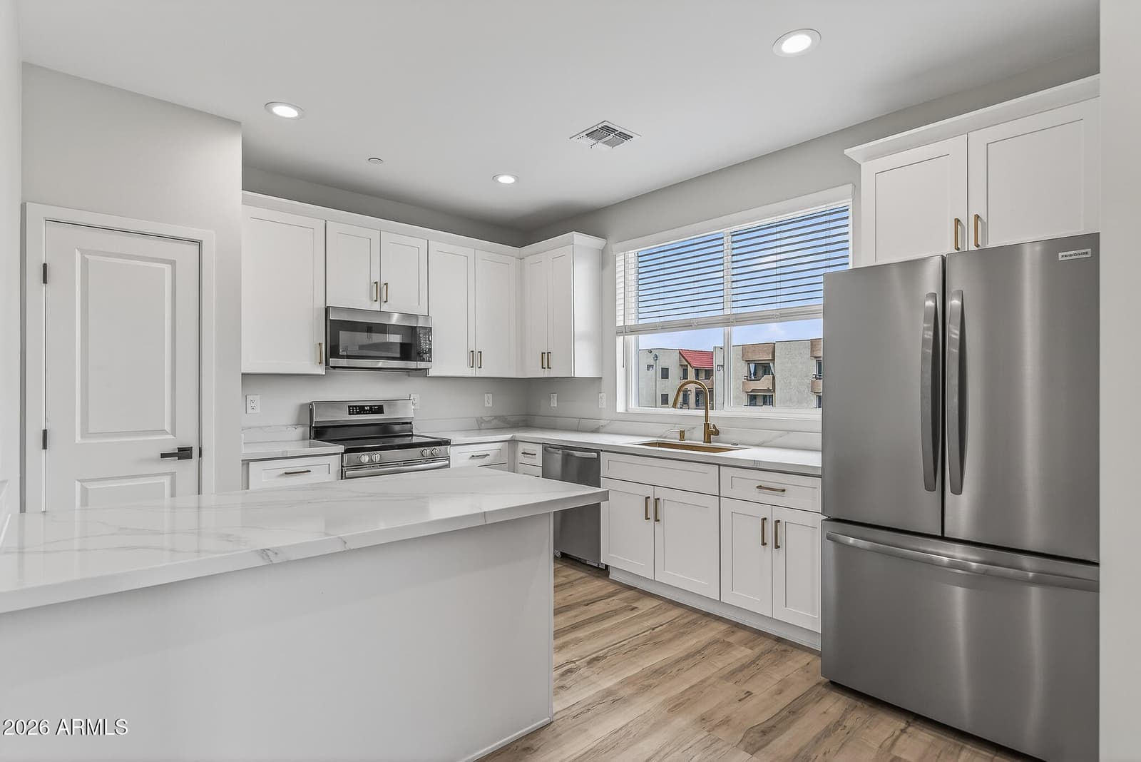 2601 E CLARENDON Avenue 13, Phoenix, AZ 85016 — photo 14 of 39