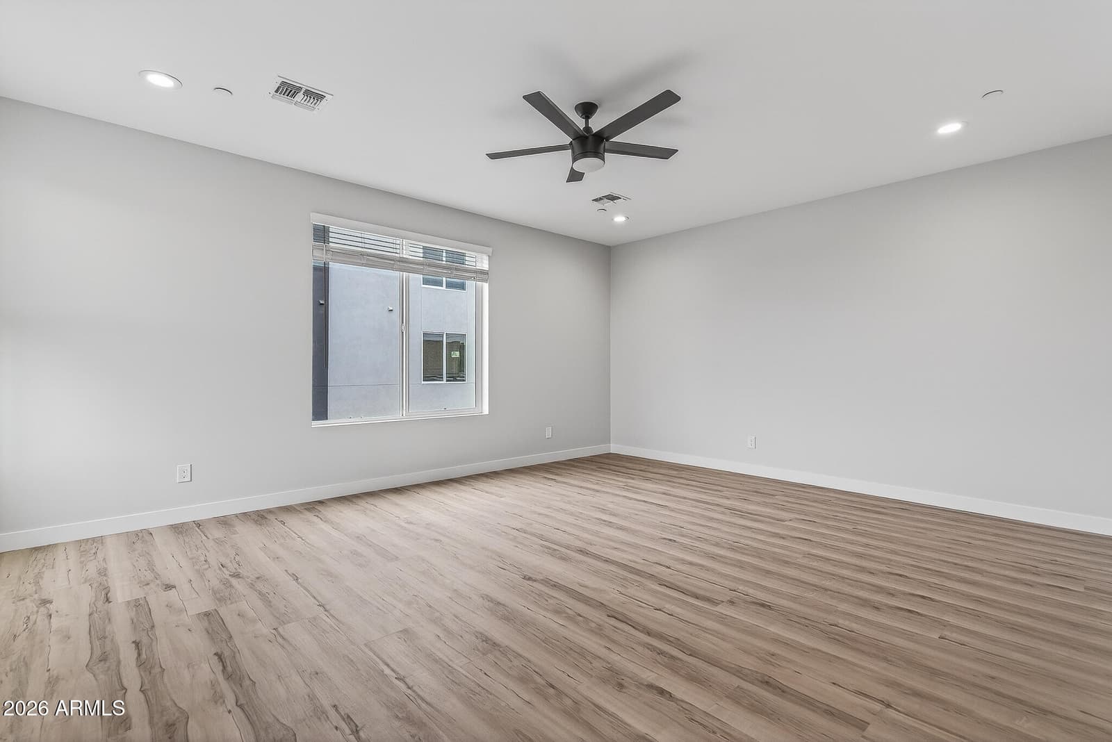2601 E CLARENDON Avenue 13, Phoenix, AZ 85016 — photo 17 of 39