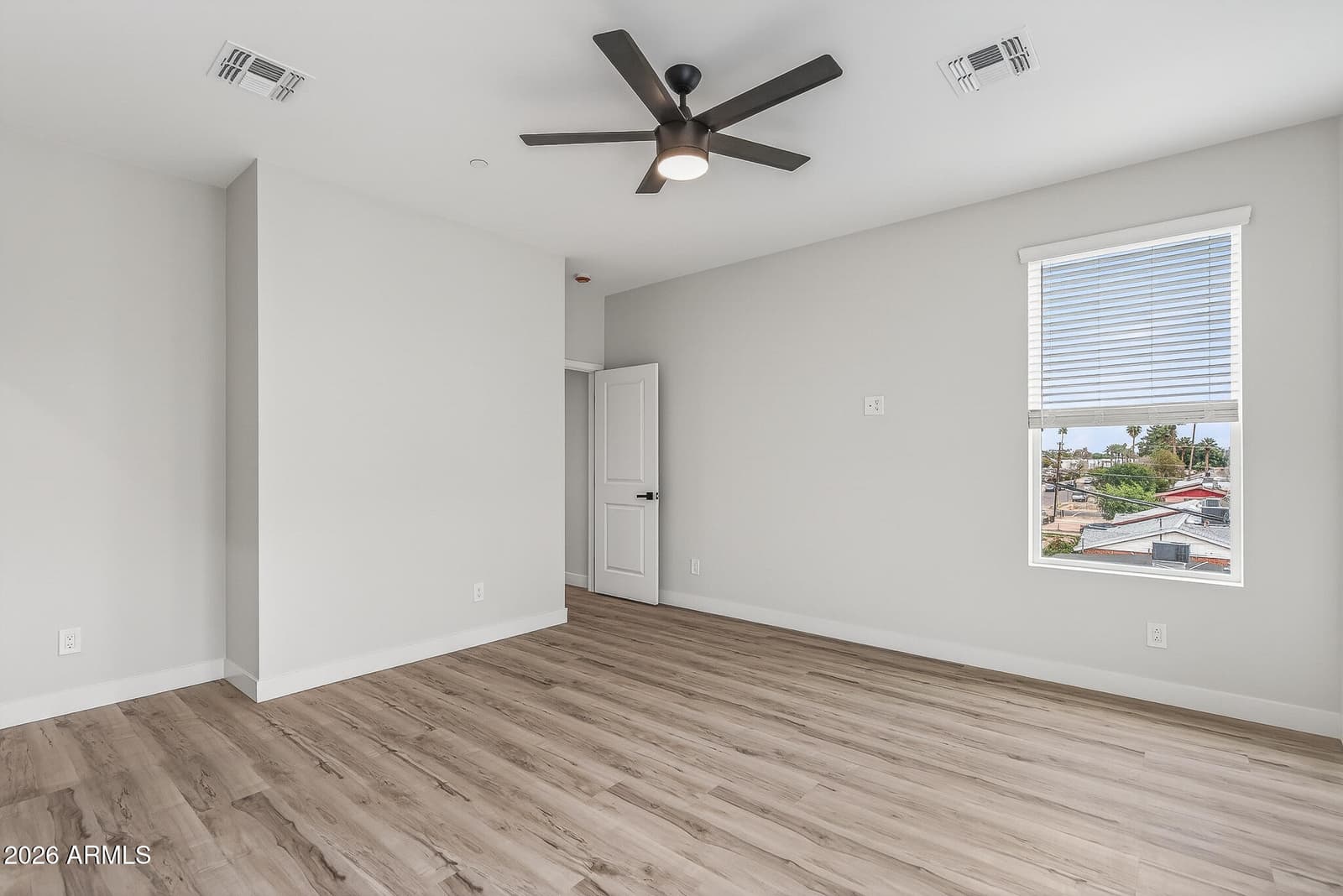 2601 E CLARENDON Avenue 13, Phoenix, AZ 85016 — photo 29 of 39