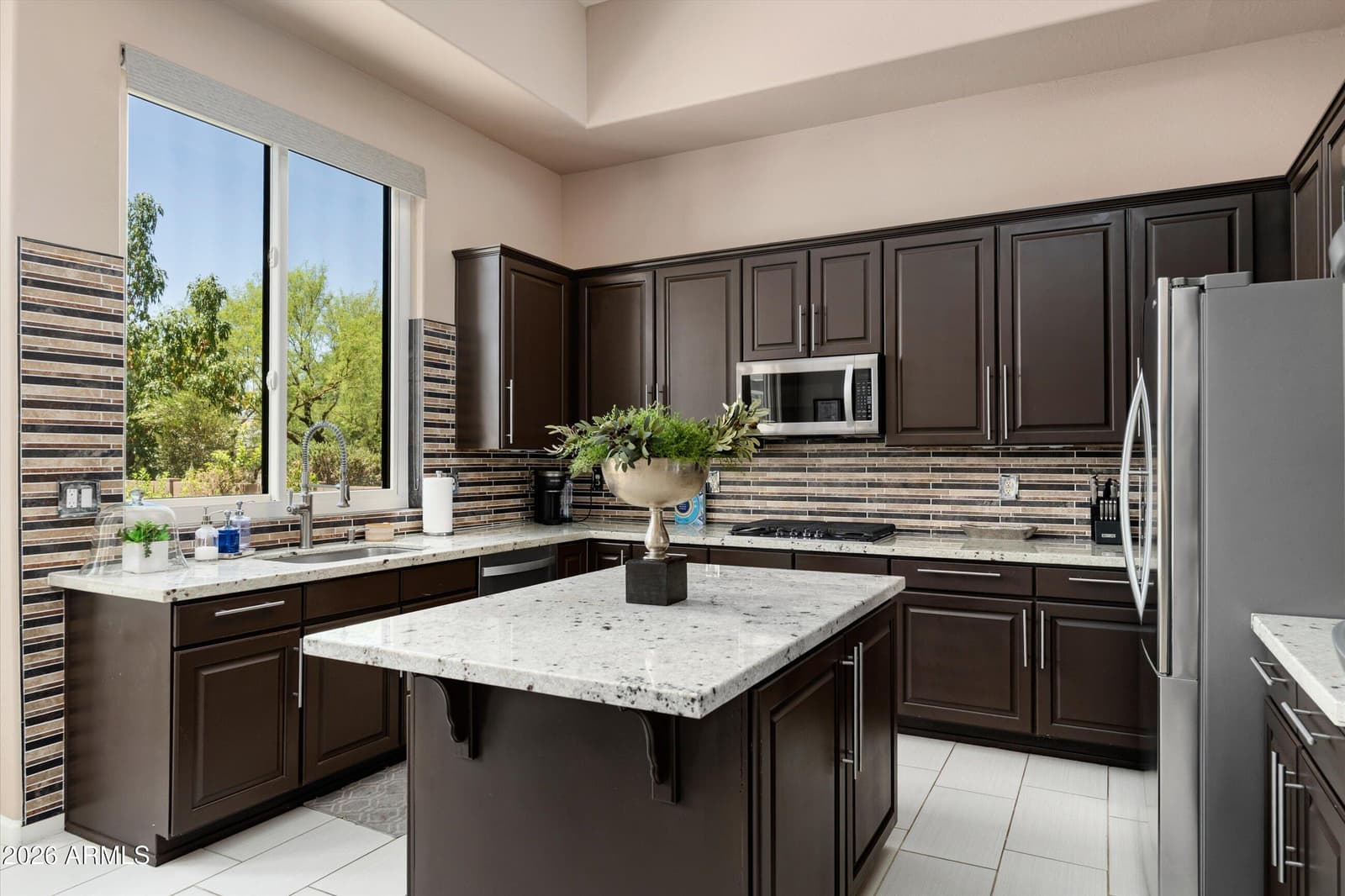 5241 E HASHKNIFE Road, Phoenix, AZ 85054 — photo 13 of 32