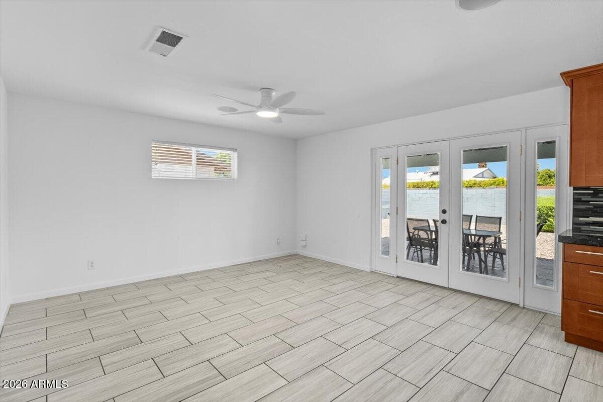 26 W Erie Drive, Tempe, AZ 85282 — photo 10 of 33