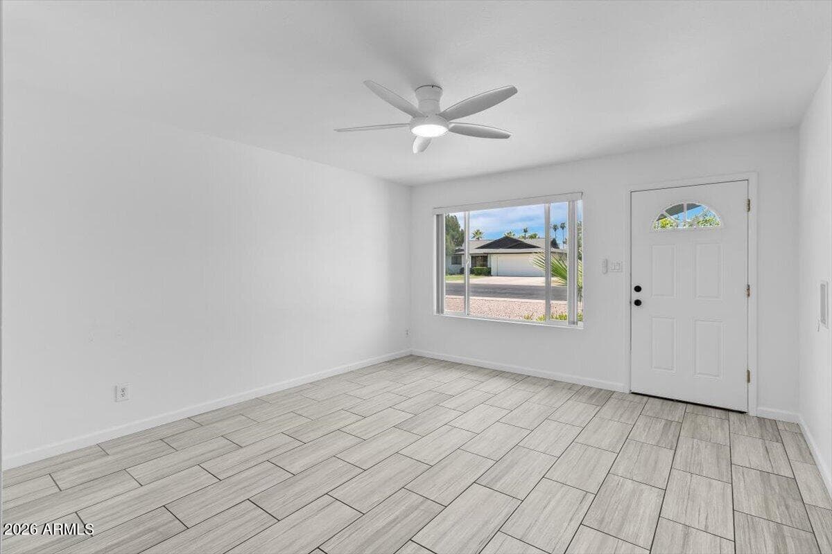 26 W Erie Drive, Tempe, AZ 85282 — photo 7 of 33