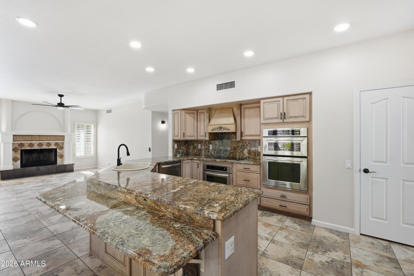 2232 E TAHITIAN Way, Gilbert, AZ 85234 — photo 9 of 29