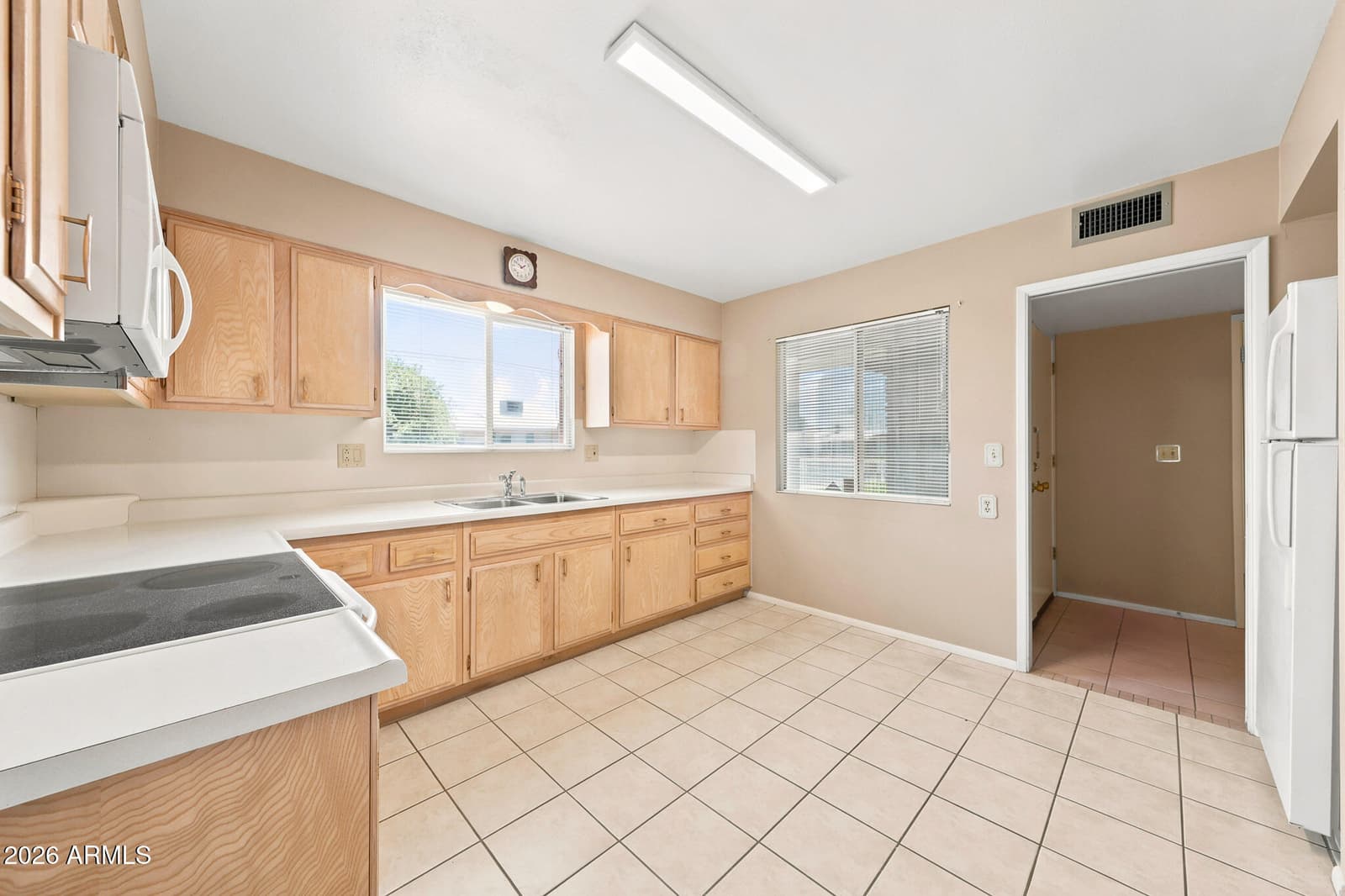 10420 W CORTE DEL SOL OESTE, Sun City, AZ 85351 — photo 12 of 29