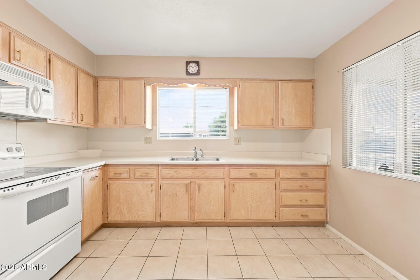 10420 W CORTE DEL SOL OESTE, Sun City, AZ 85351 — photo 15 of 29