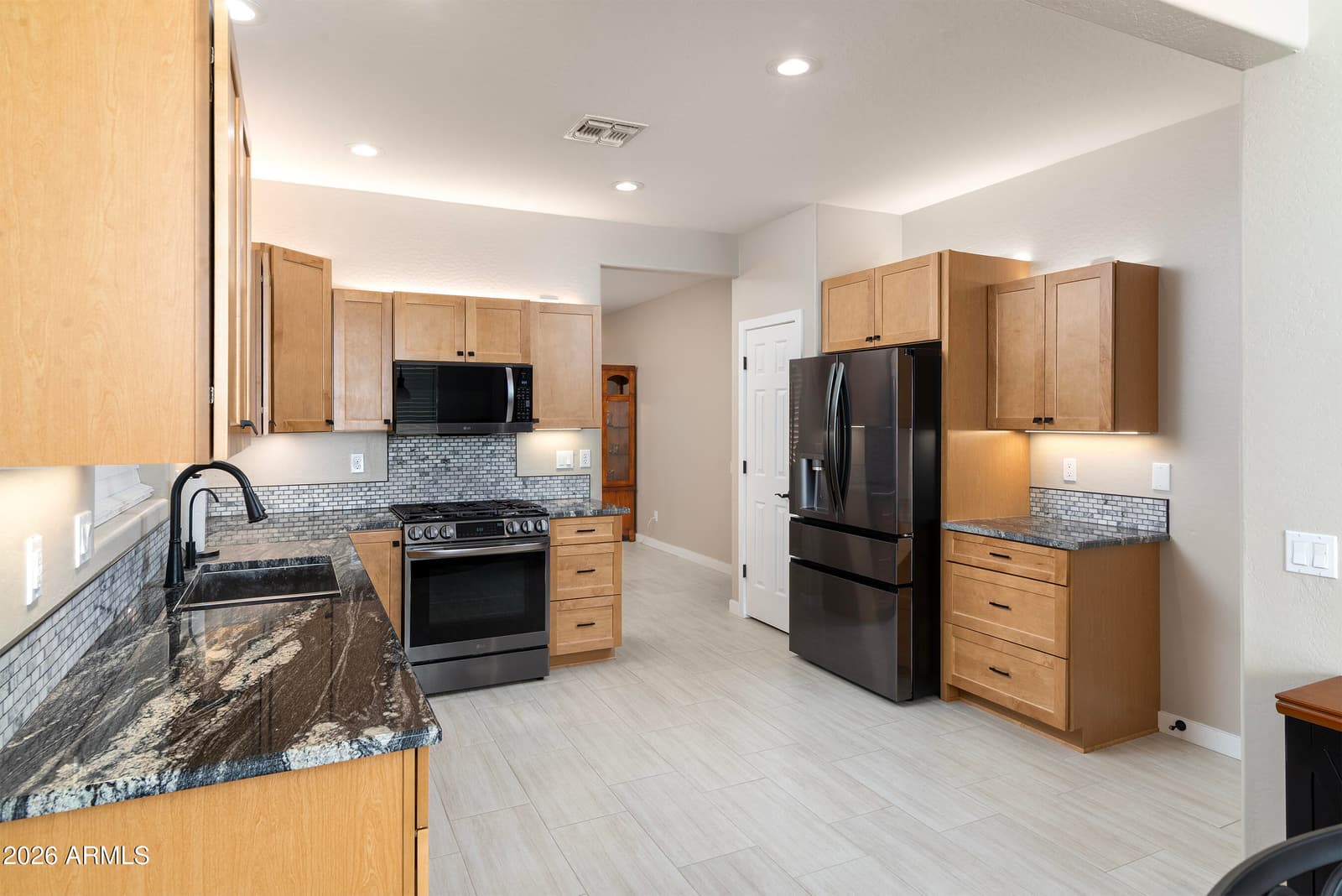 8193 S PIONEER Court, Gold Canyon, AZ 85118 — photo 3 of 43