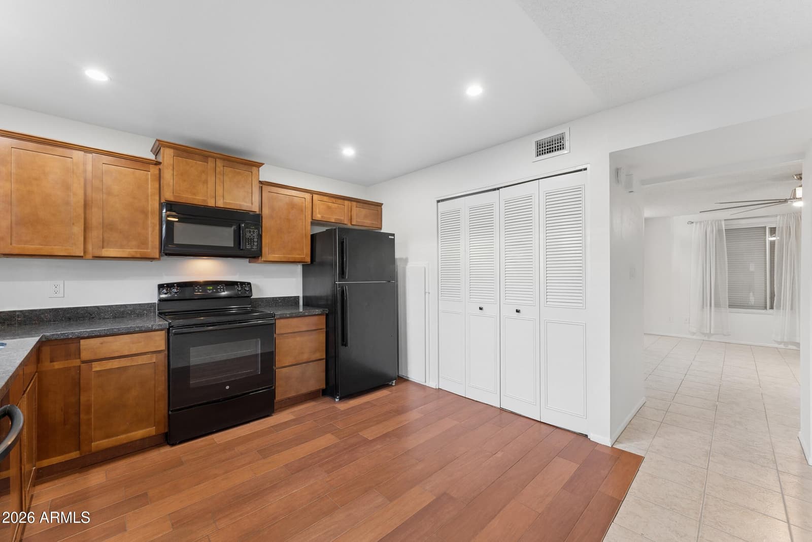 4546 N 15TH Avenue, Phoenix, AZ 85015 — photo 15 of 31