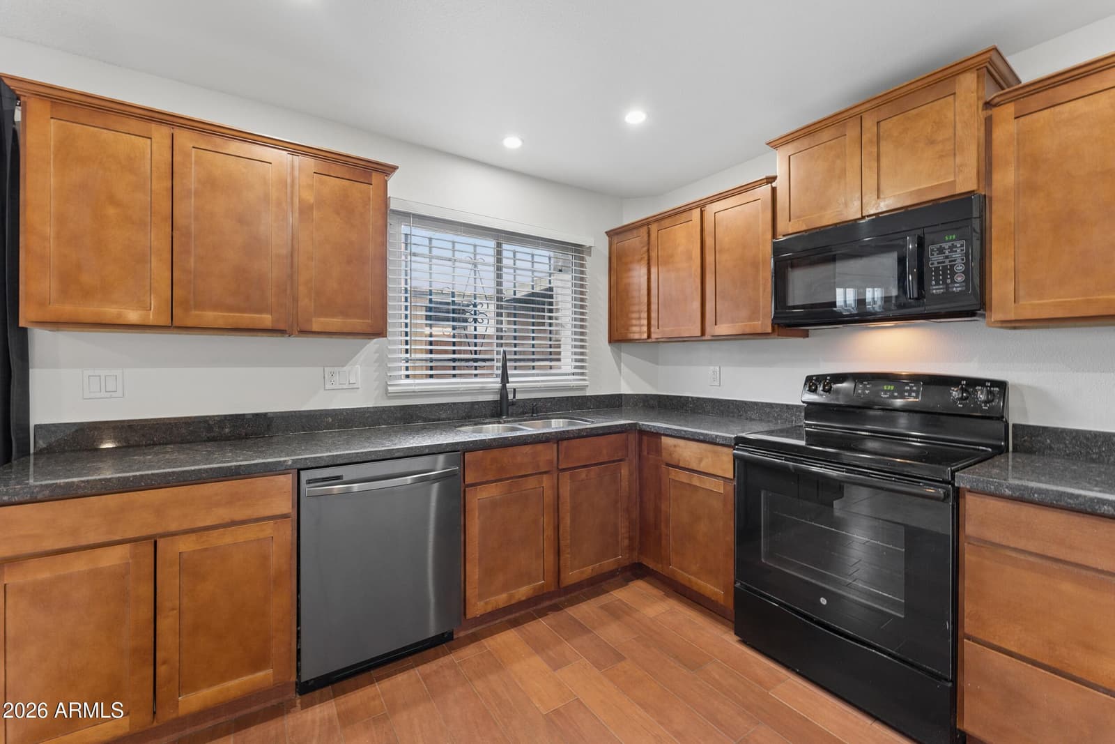 4546 N 15TH Avenue, Phoenix, AZ 85015 — photo 14 of 31