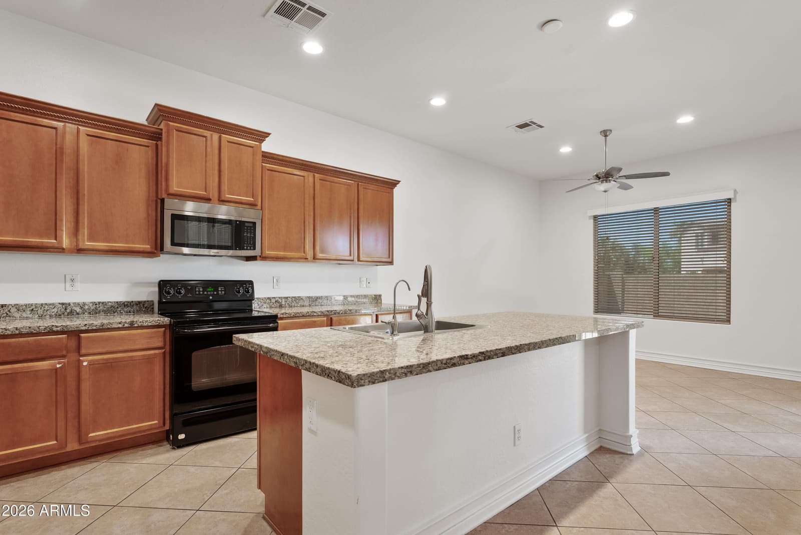 2524 E HONEYSUCKLE Place, Chandler, AZ 85286 — photo 13 of 32