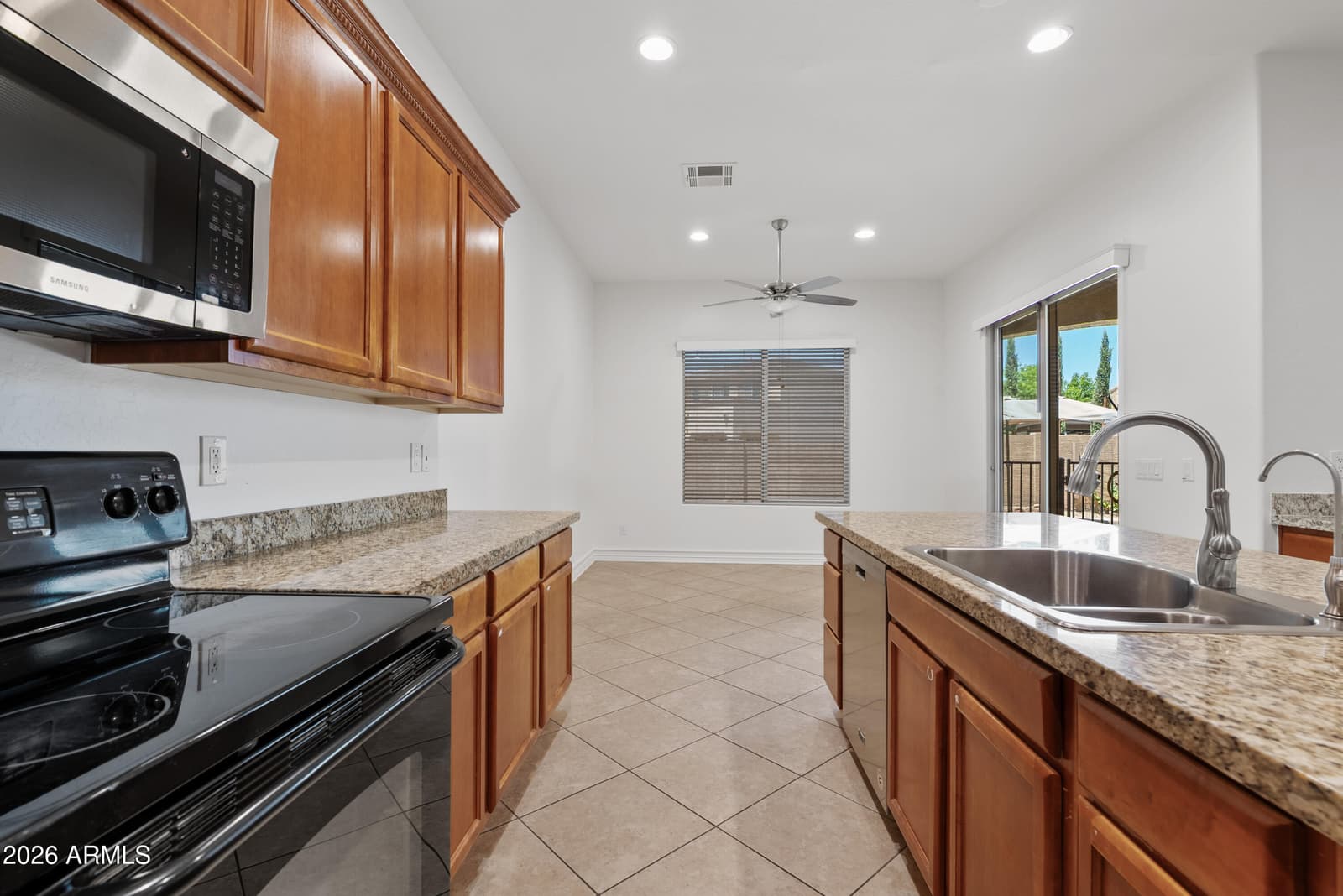 2524 E HONEYSUCKLE Place, Chandler, AZ 85286 — photo 14 of 32