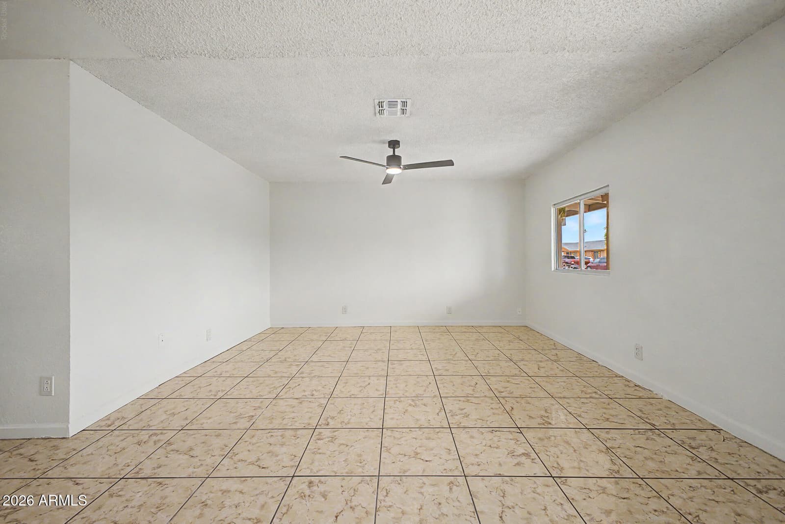 5536 W LA REATA Avenue, Phoenix, AZ 85035 — photo 6 of 28