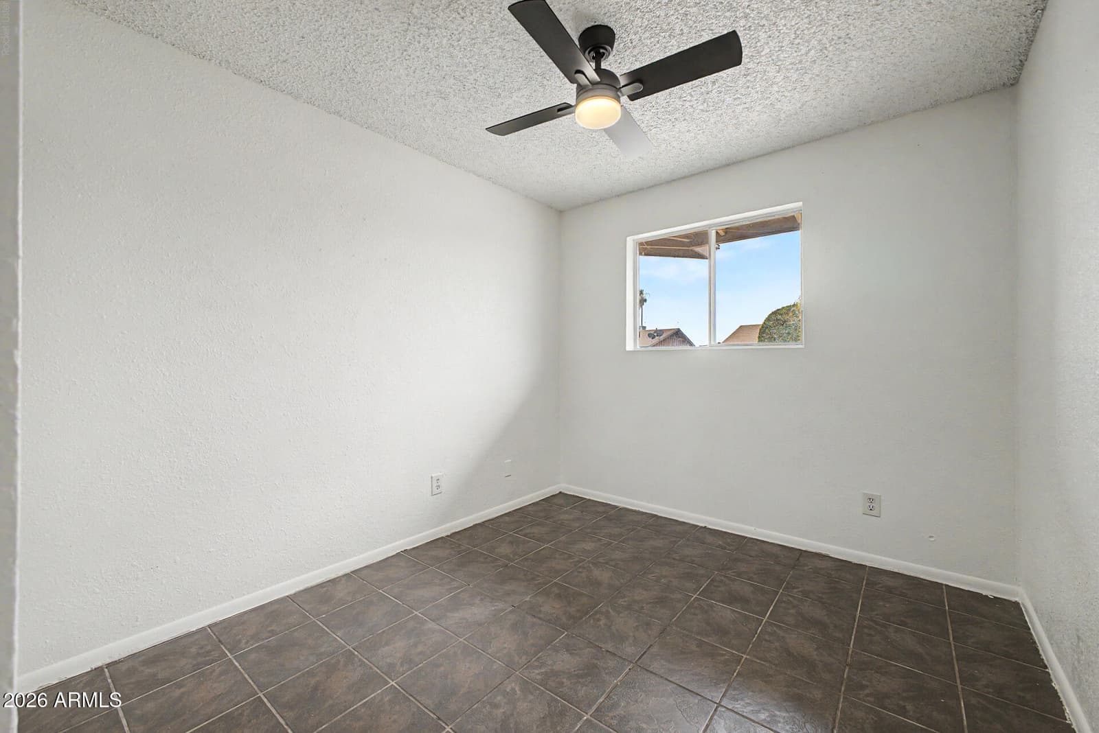 5536 W LA REATA Avenue, Phoenix, AZ 85035 — photo 17 of 28